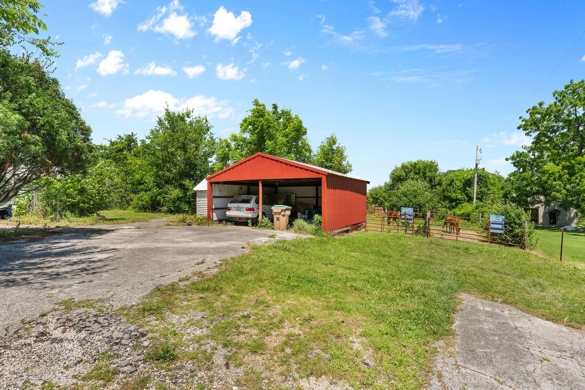 main property photo 16