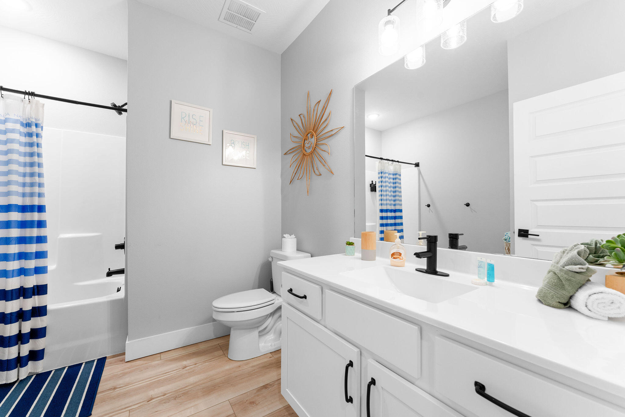 property viewer photo 23