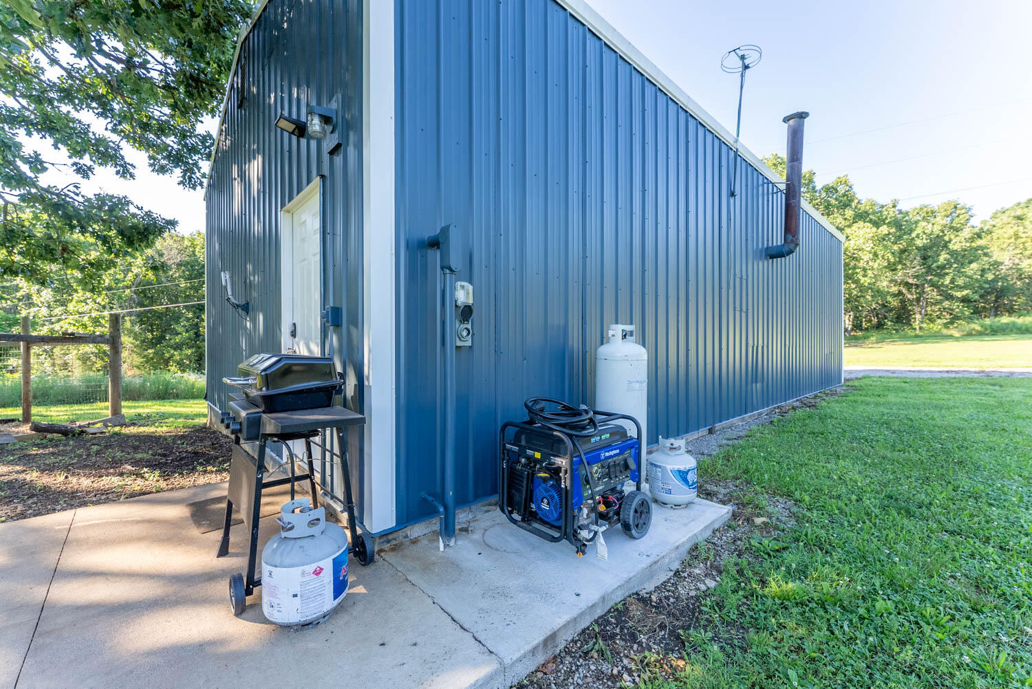 main property photo 41
