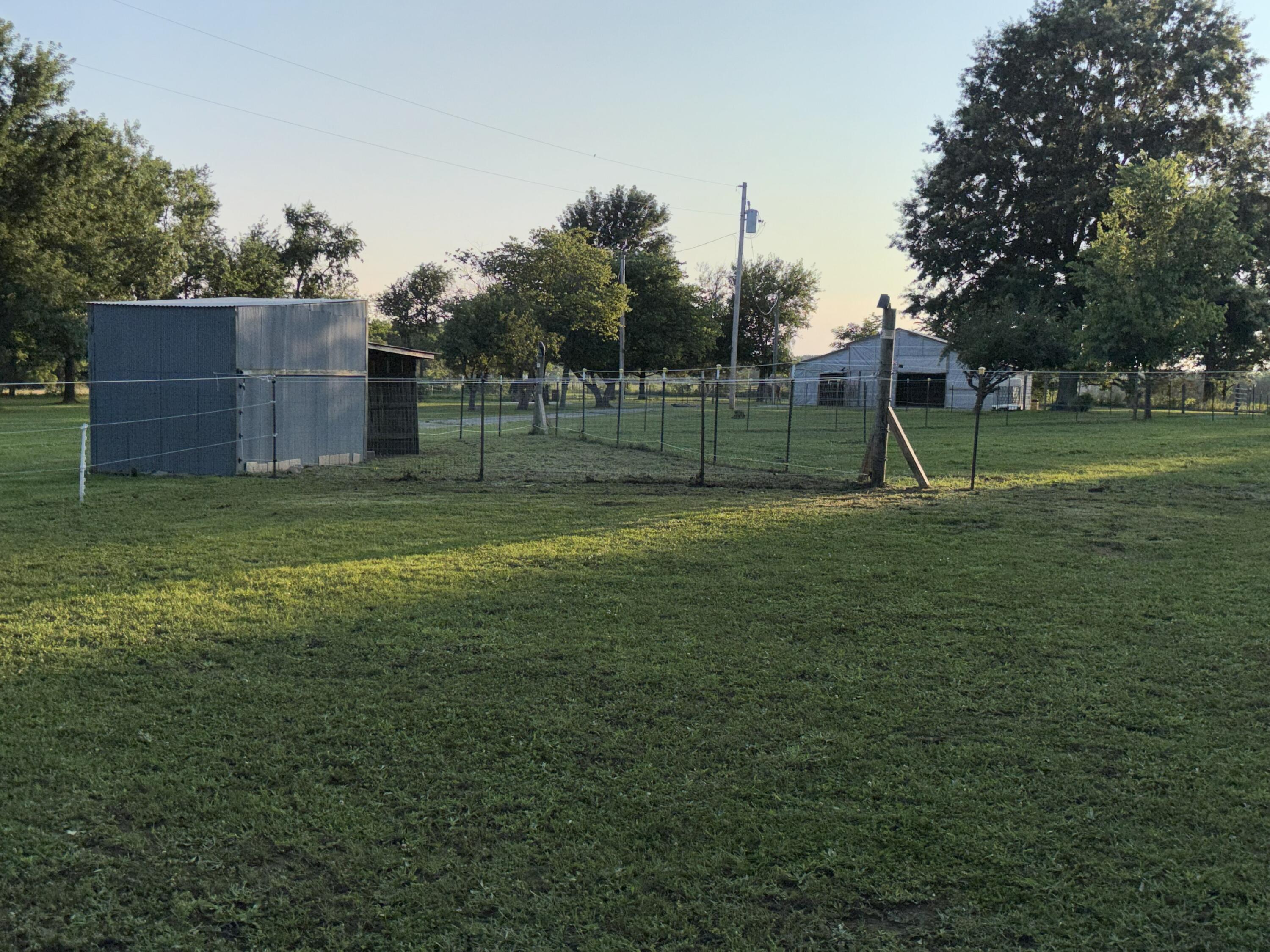 main property photo 17