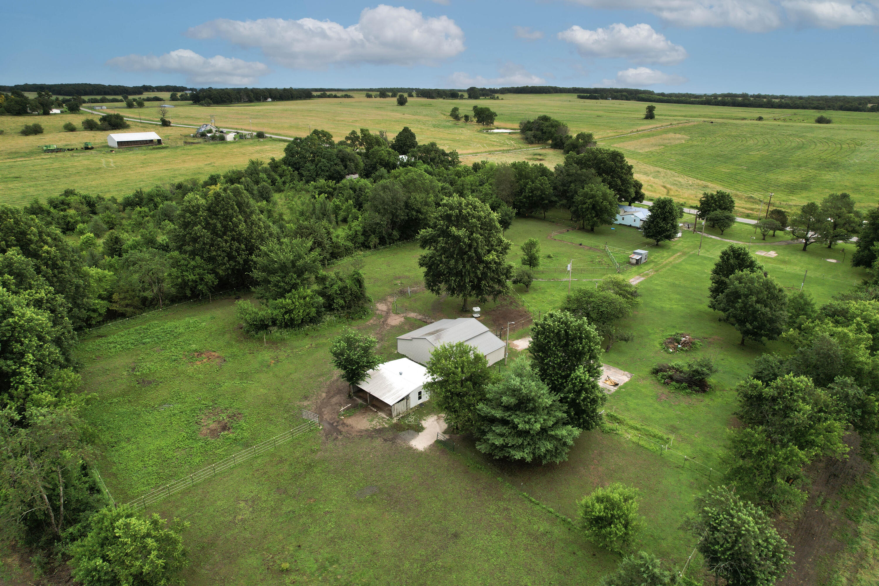 main property photo 40