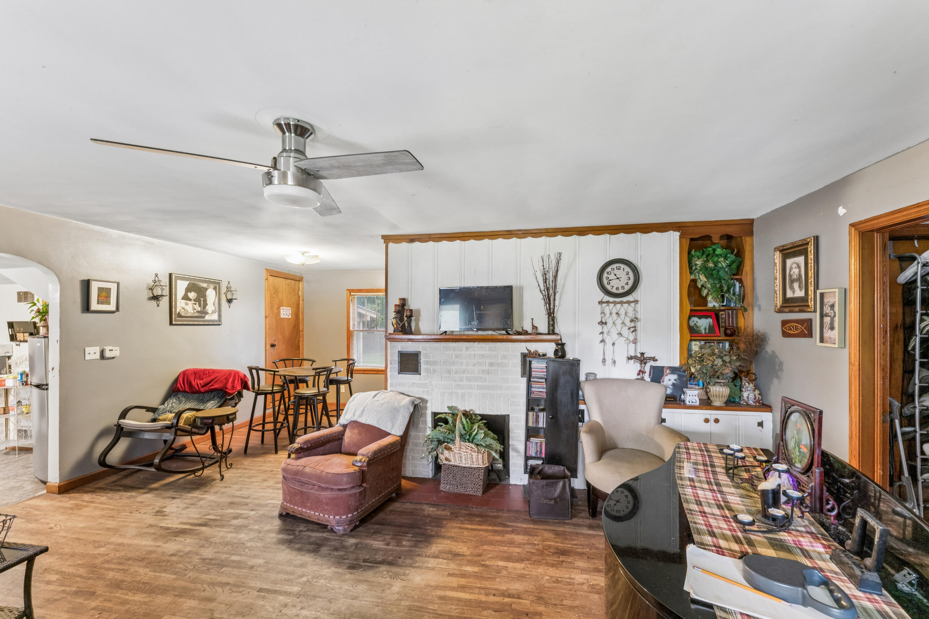 main property photo 5