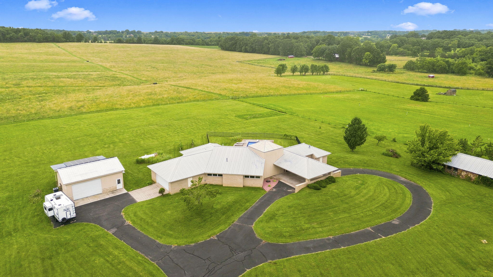 main property photo 36