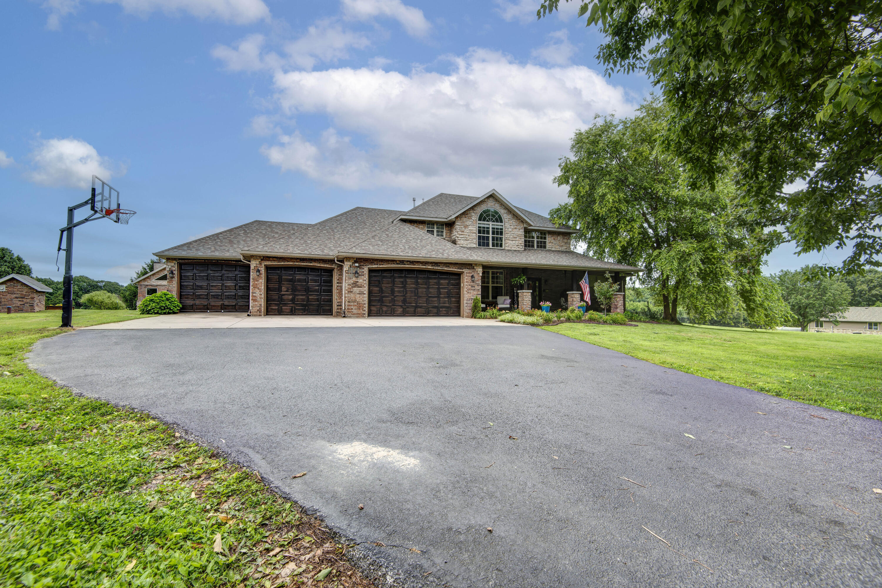 main property photo 75