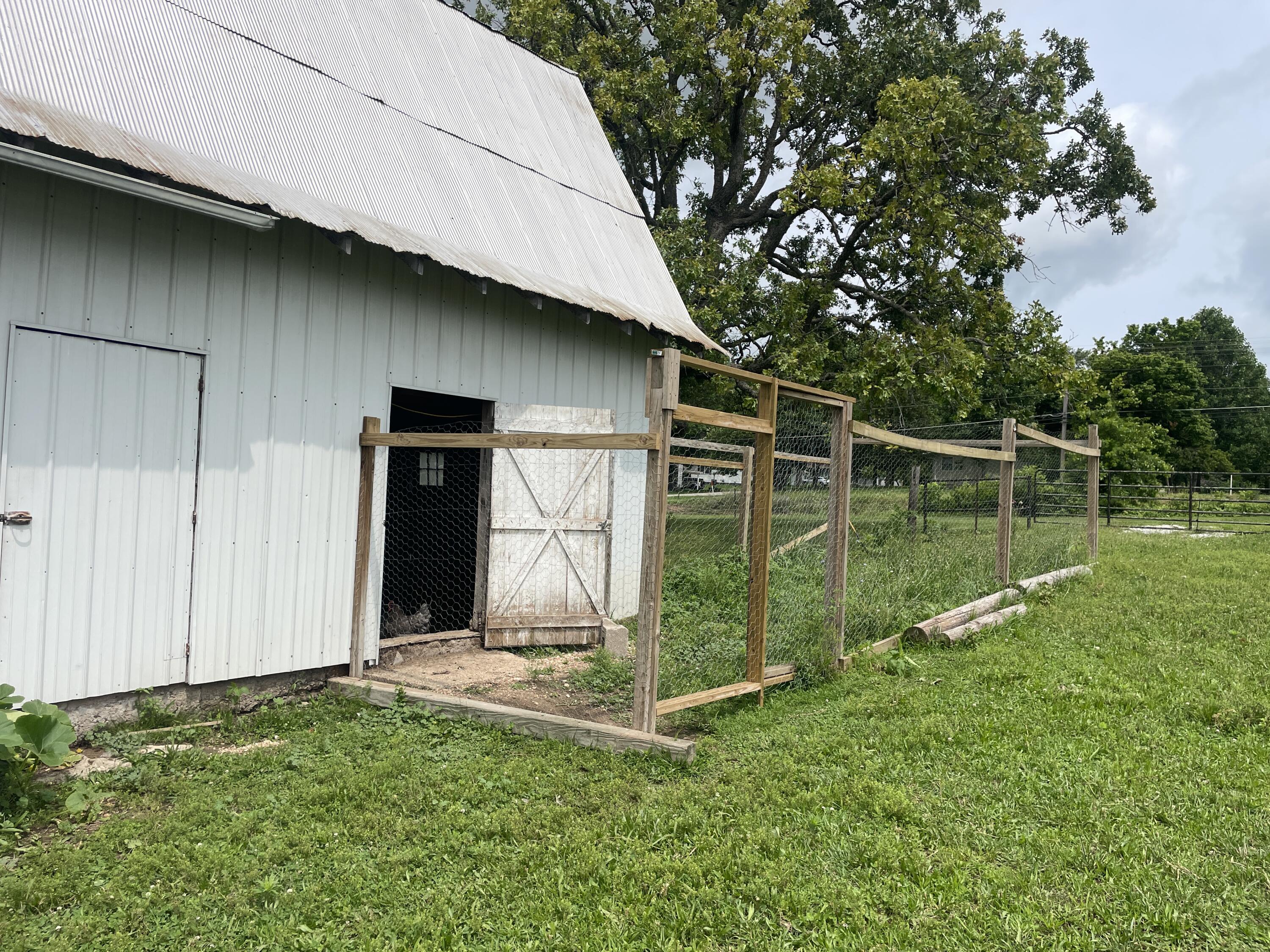 main property photo 9