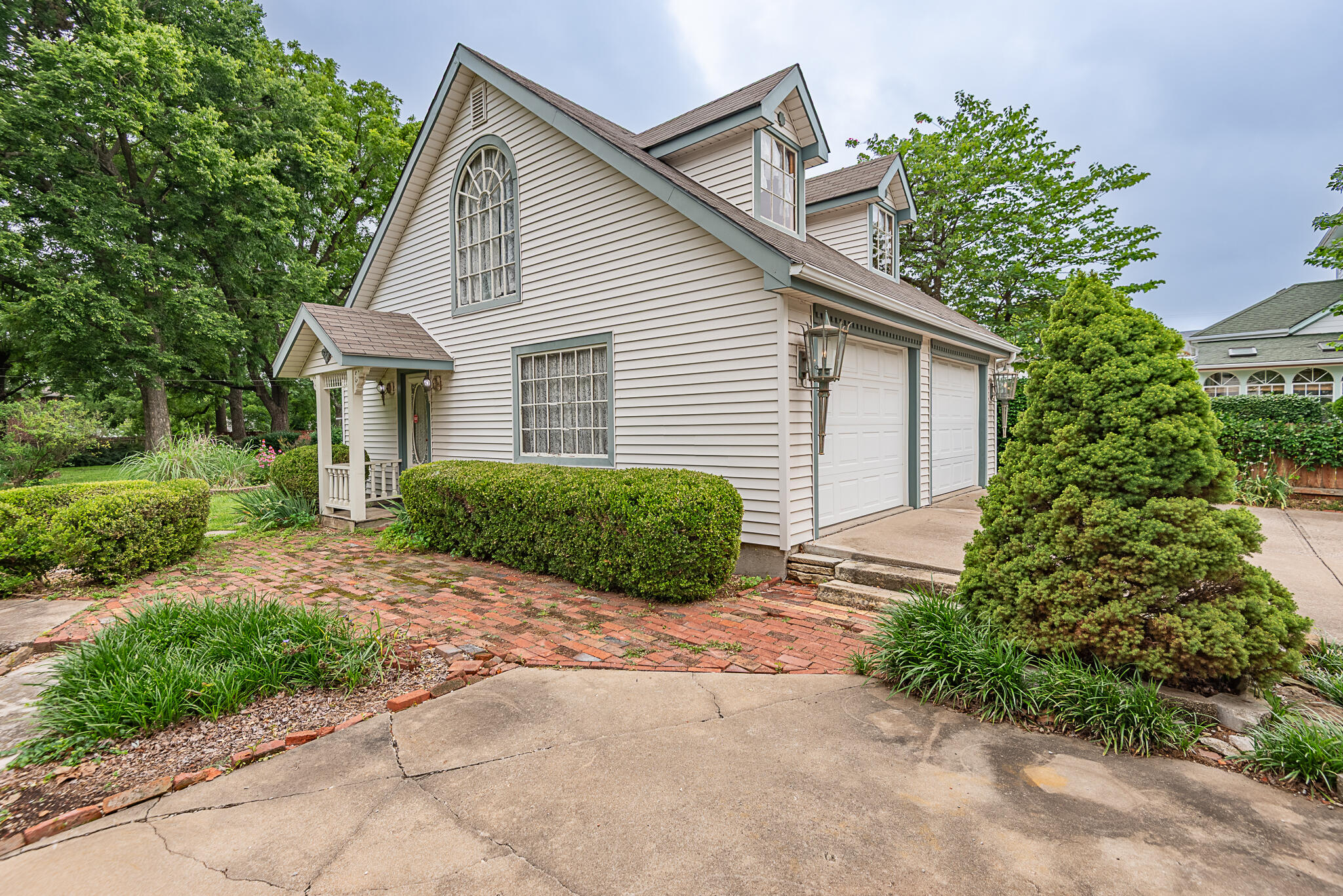 main property photo 59