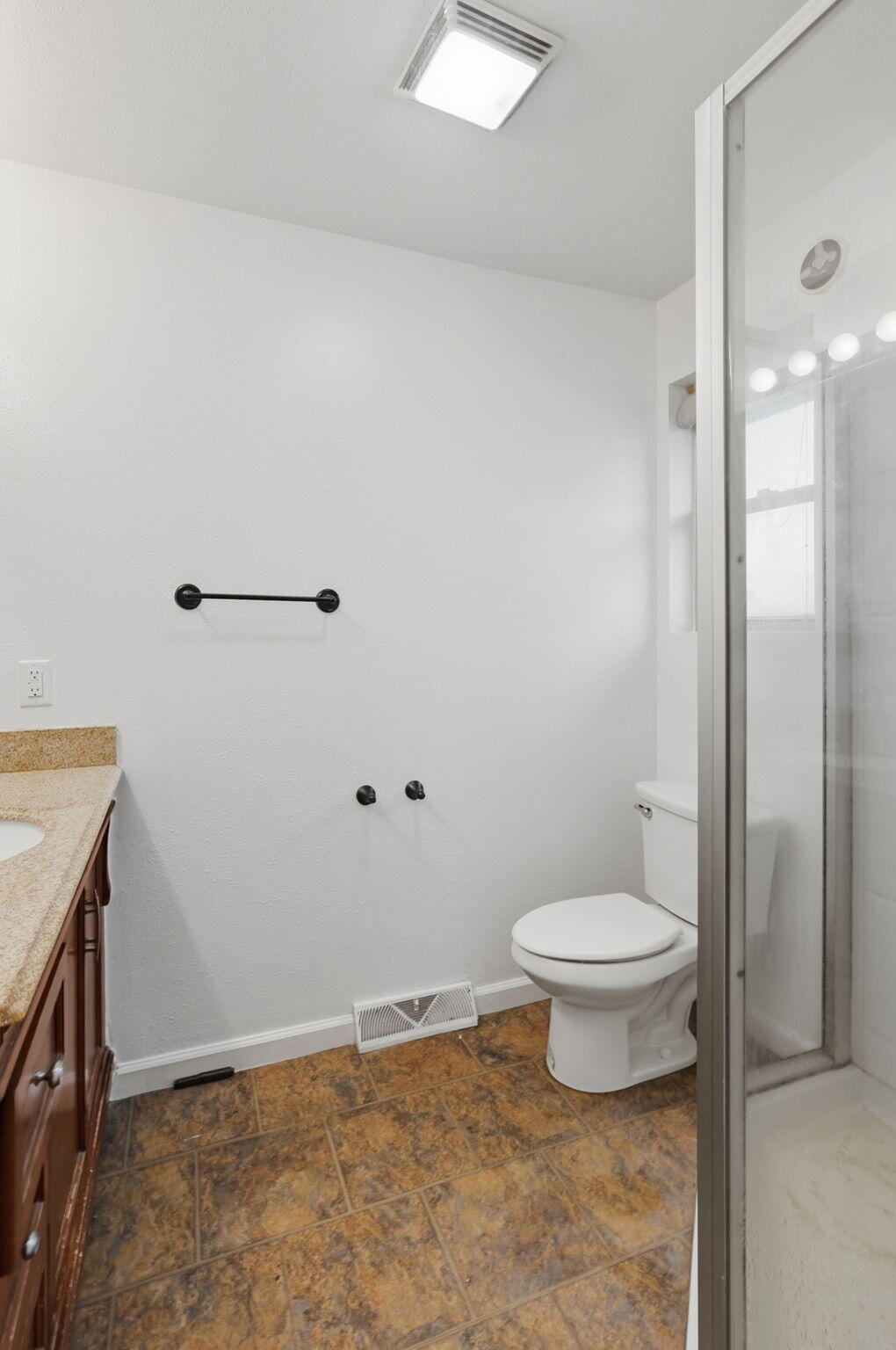property viewer photo 20