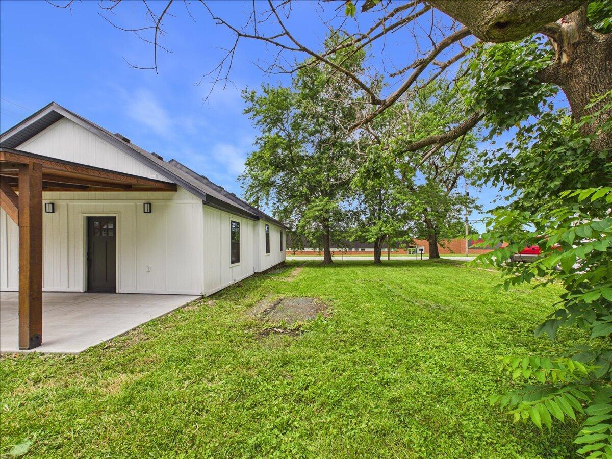 main property photo 12
