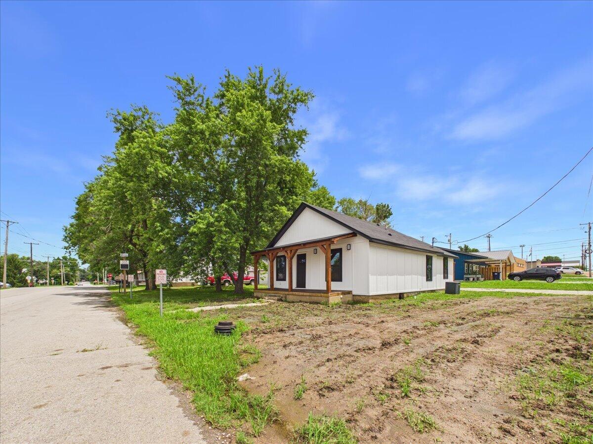 main property photo 8