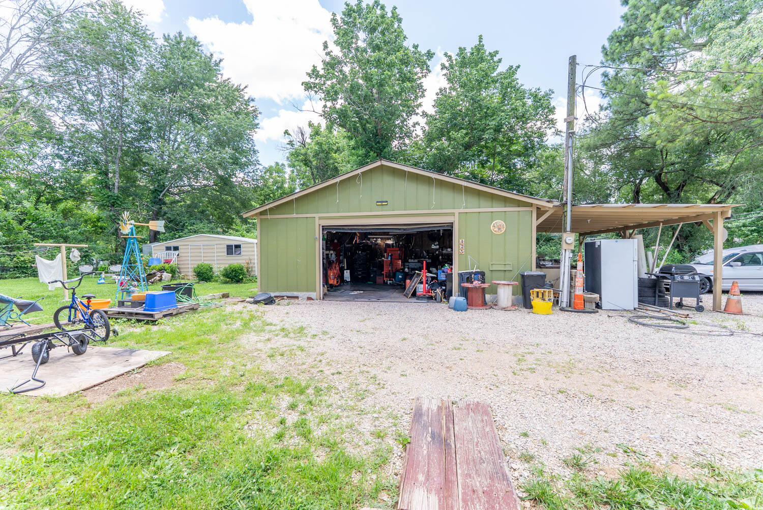 main property photo 23