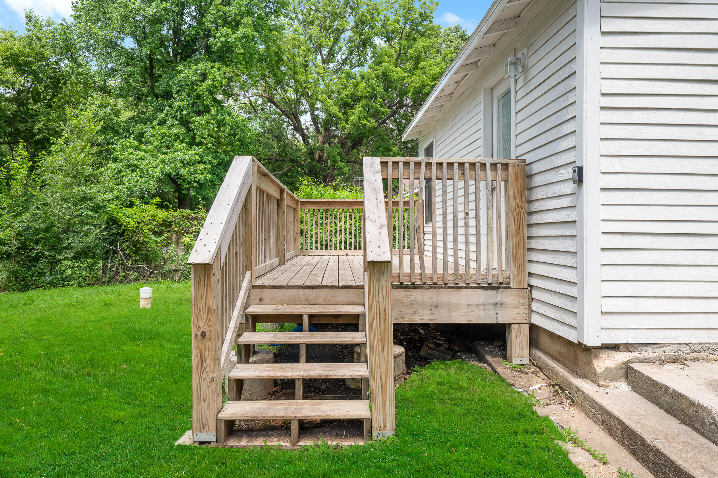main property photo 16