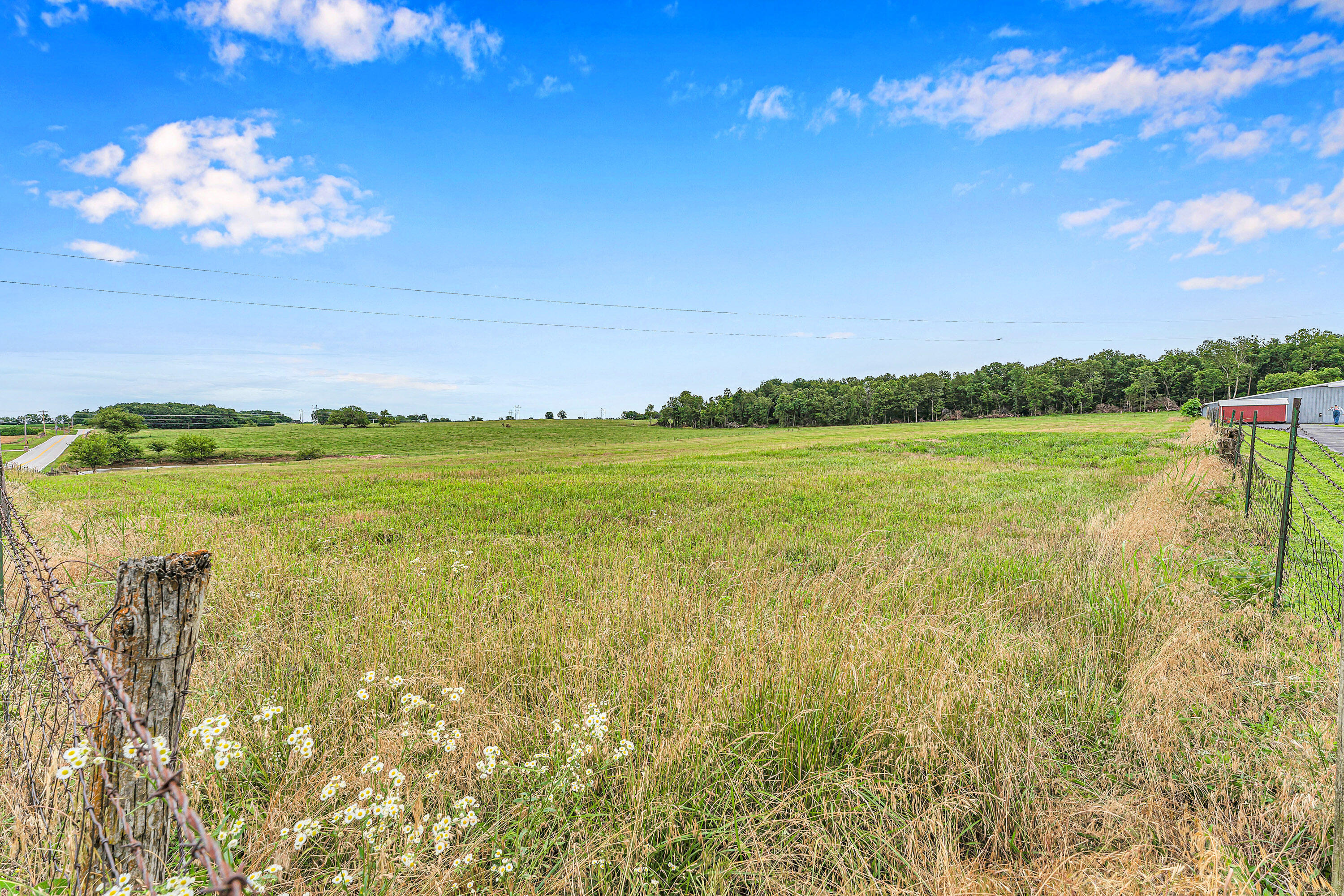 main property photo 45