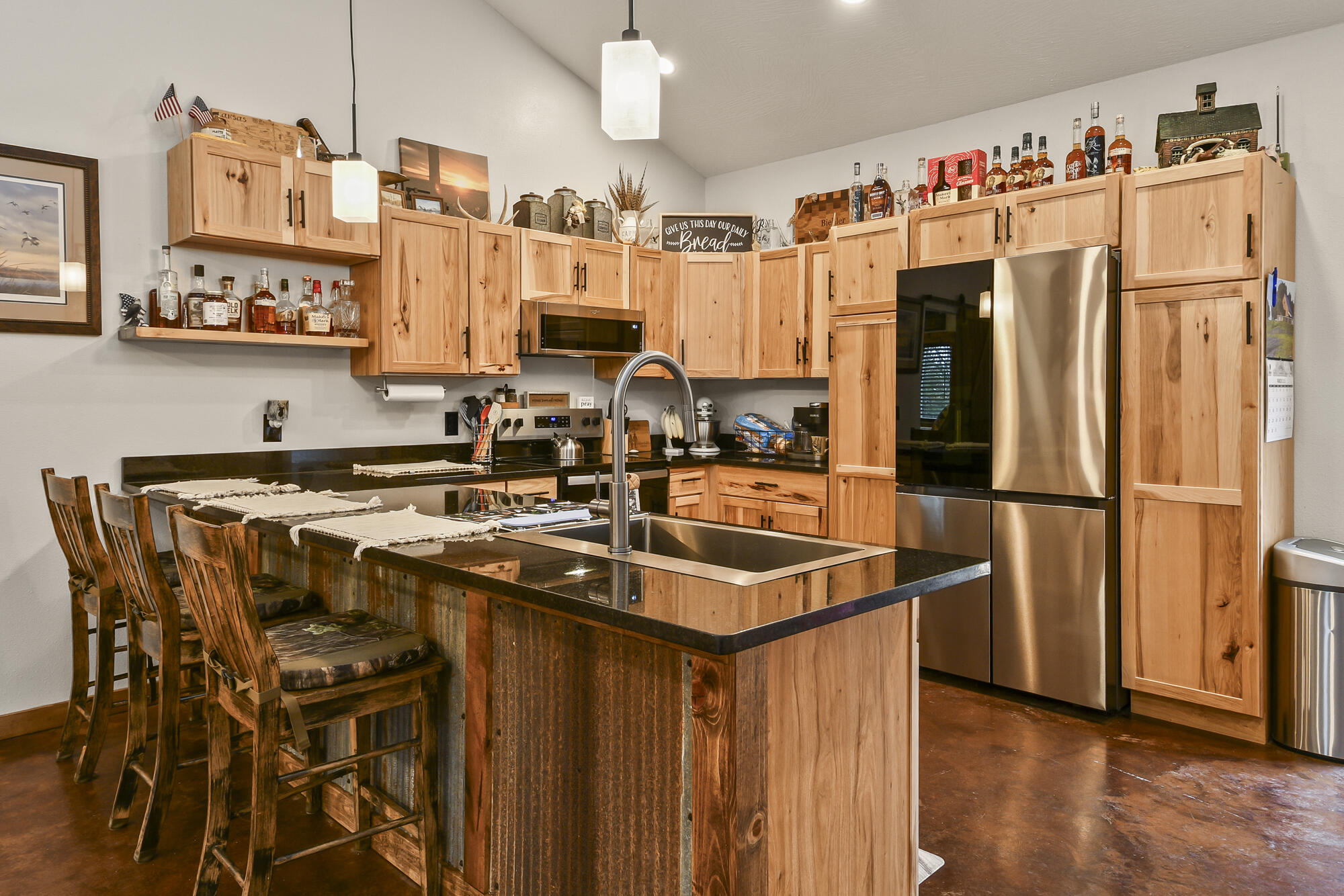 main property photo 13