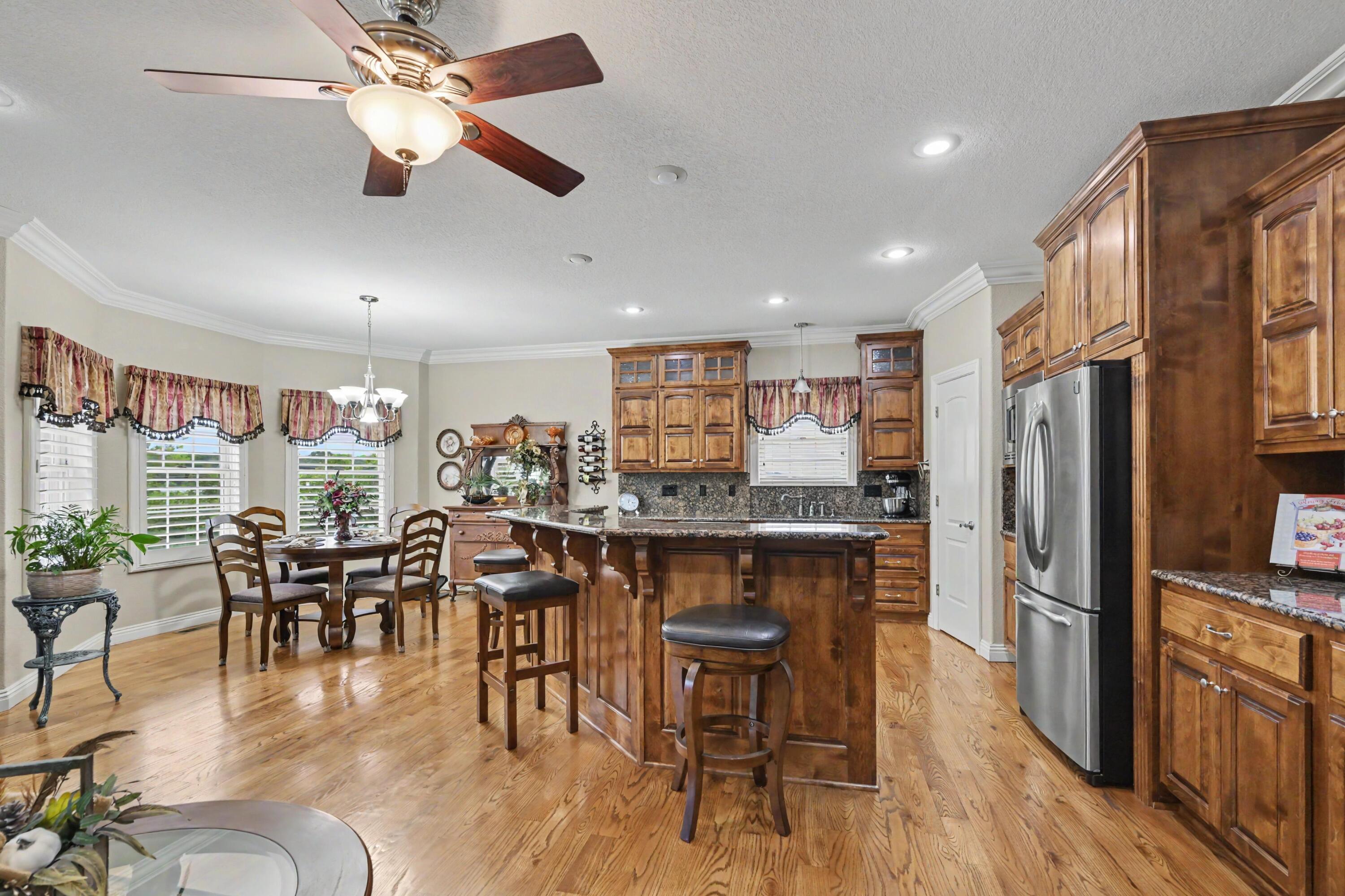 main property photo 12