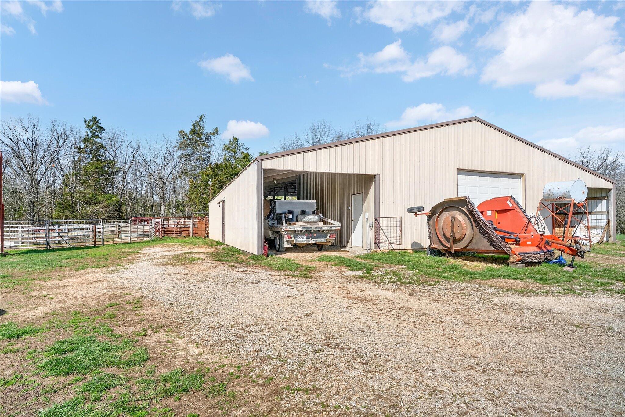 main property photo 41
