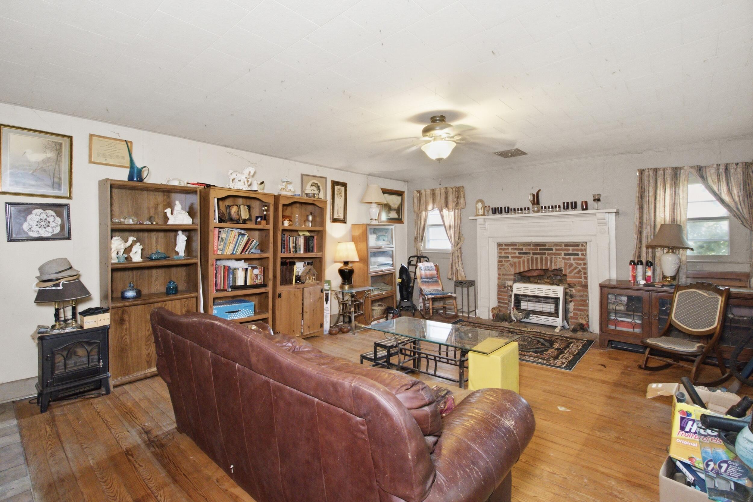 main property photo 10