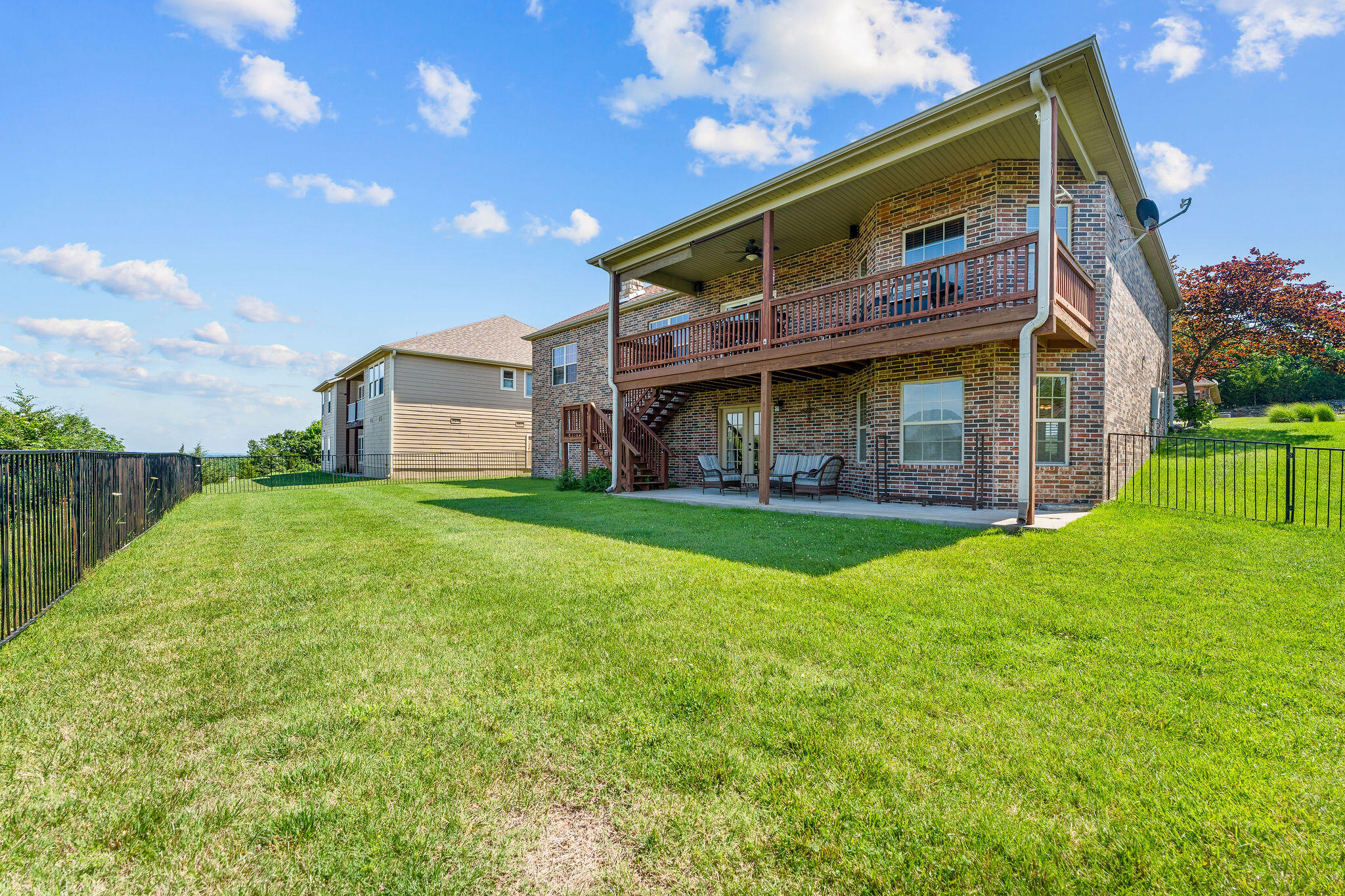 main property photo 23