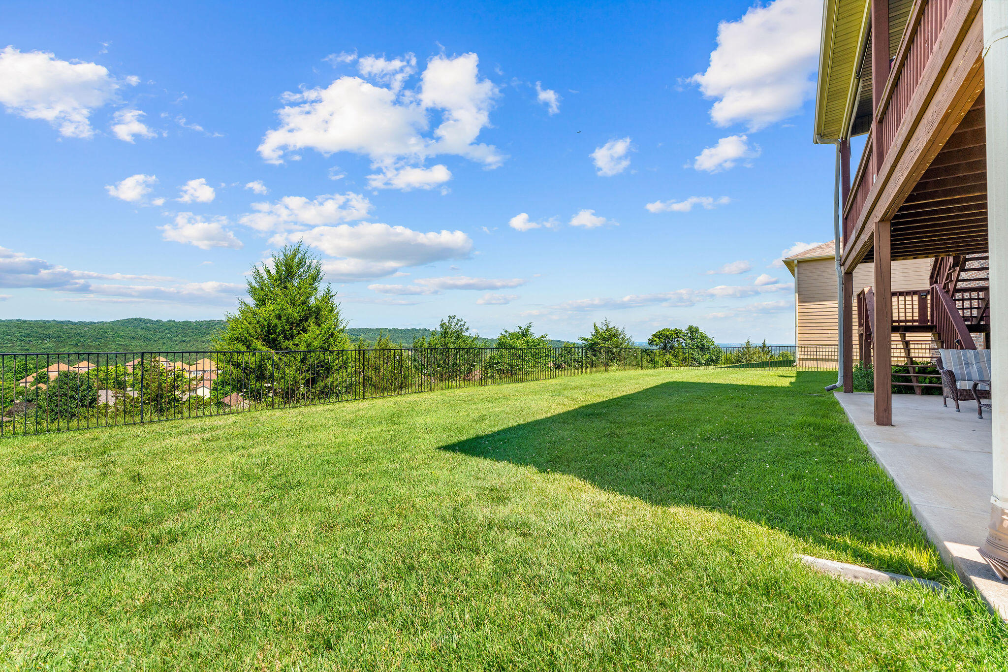 main property photo 25
