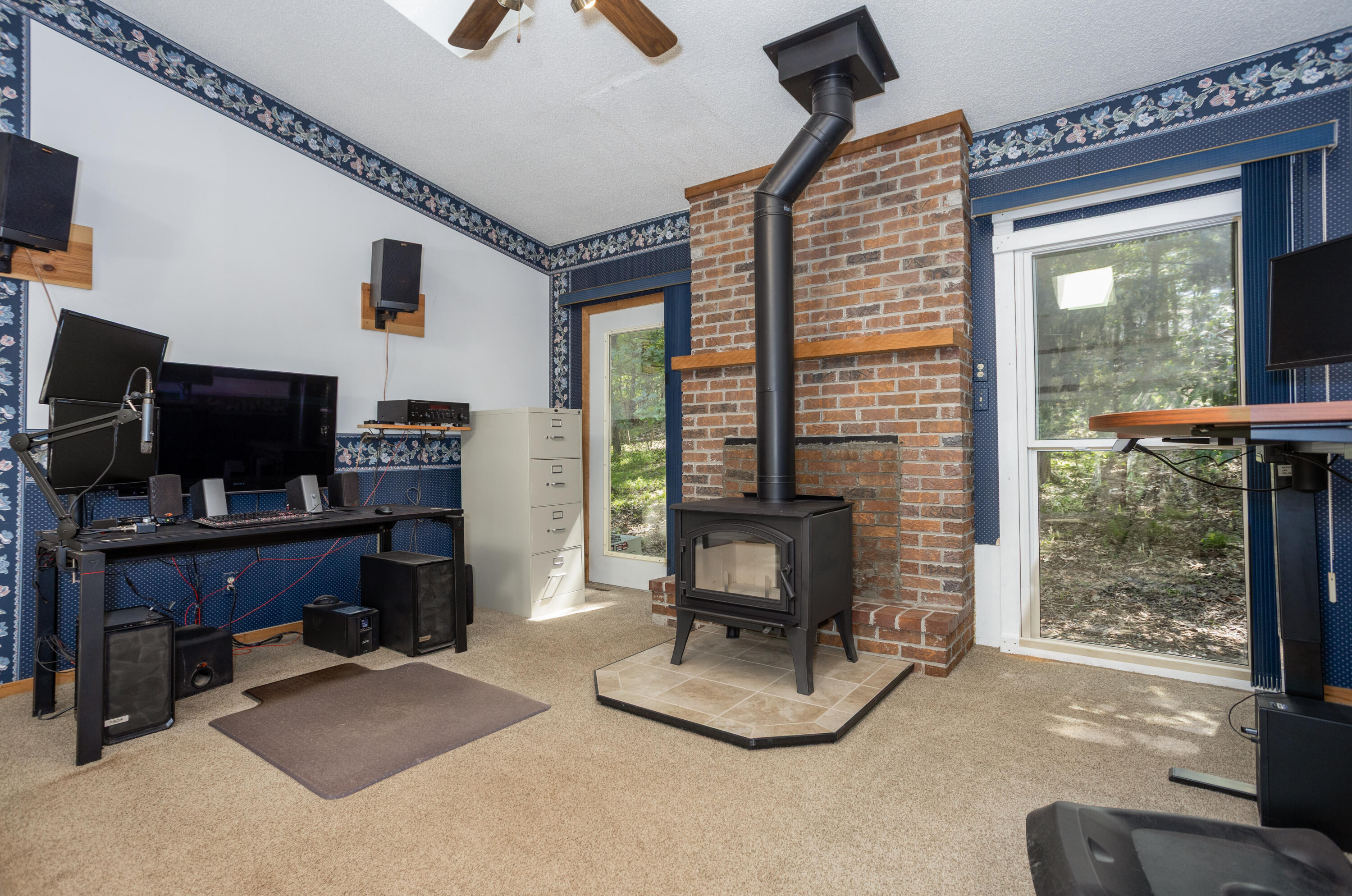 main property photo 18