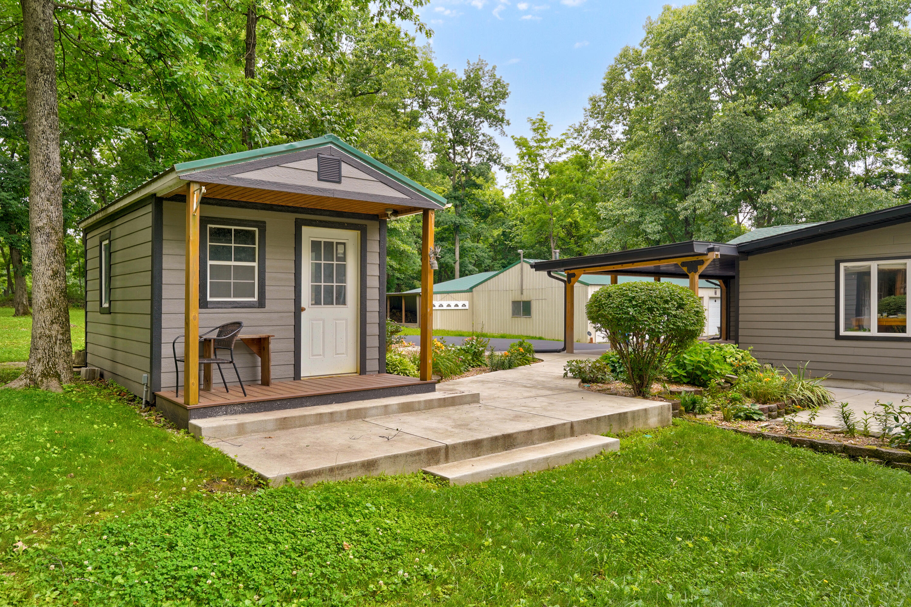 main property photo 10