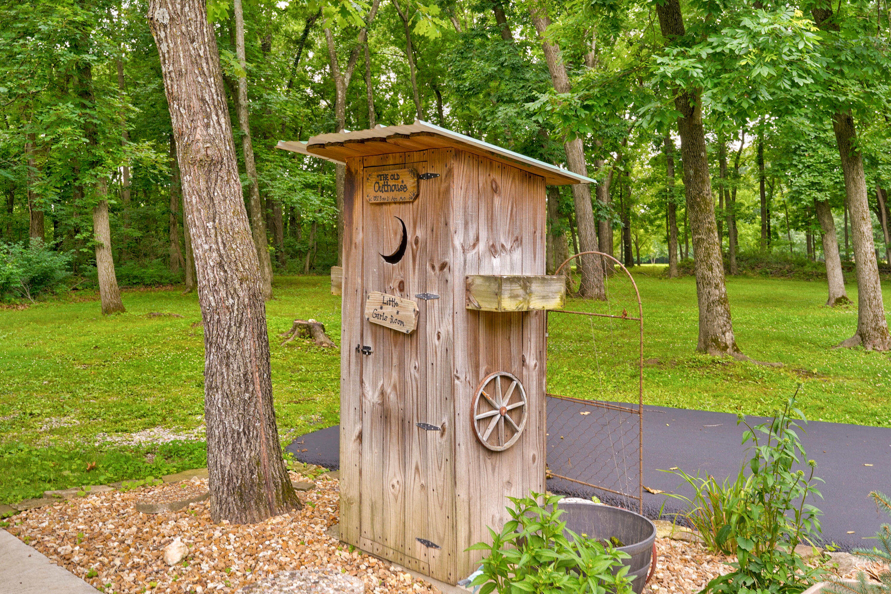 main property photo 12