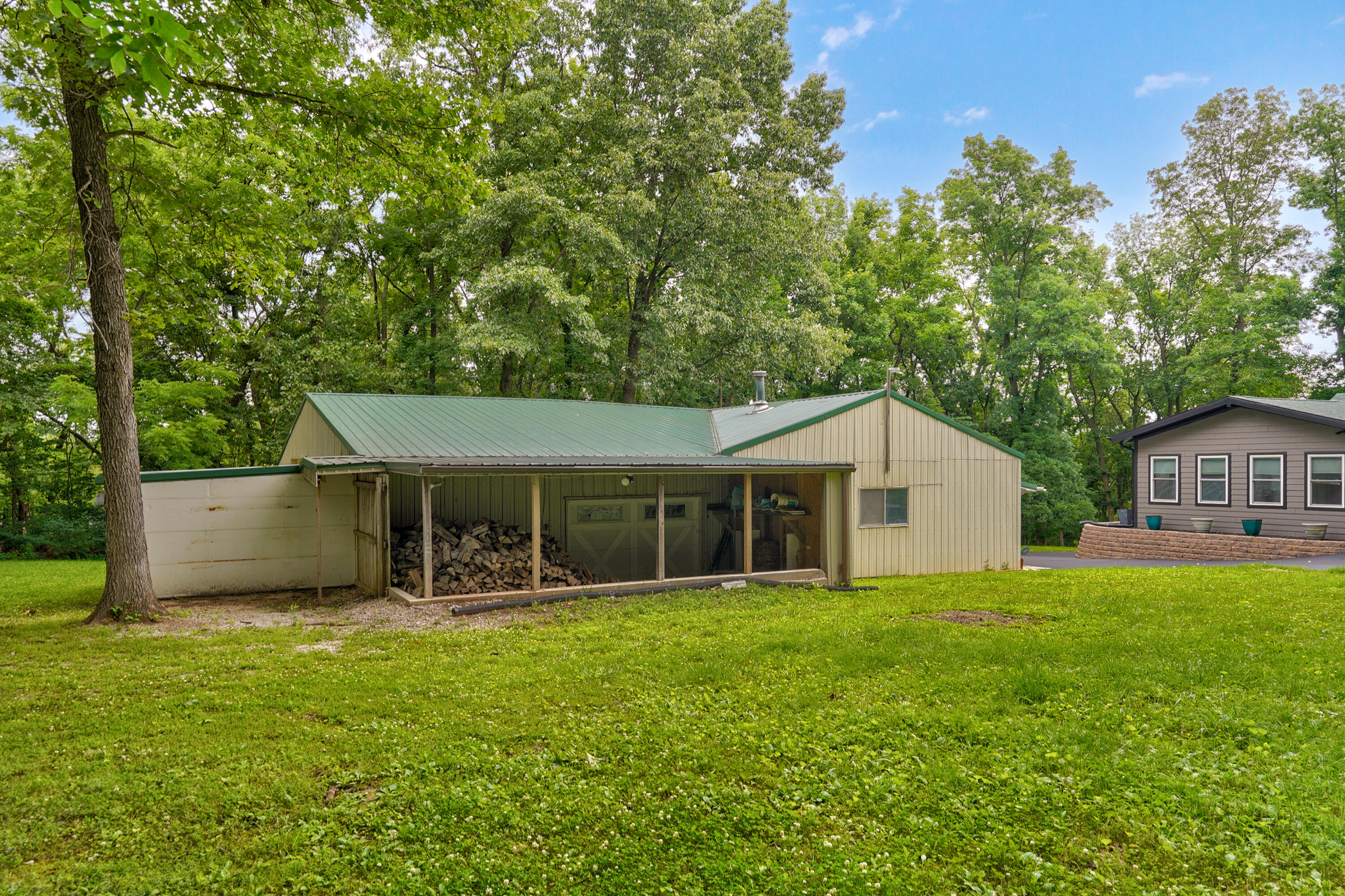main property photo 16