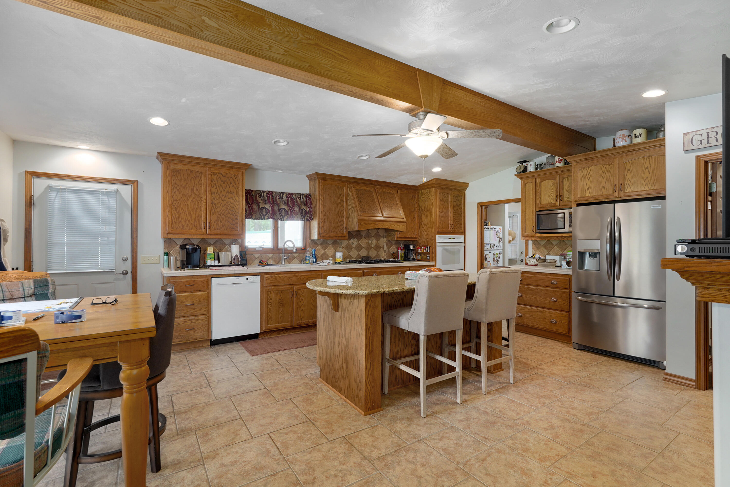 main property photo 23