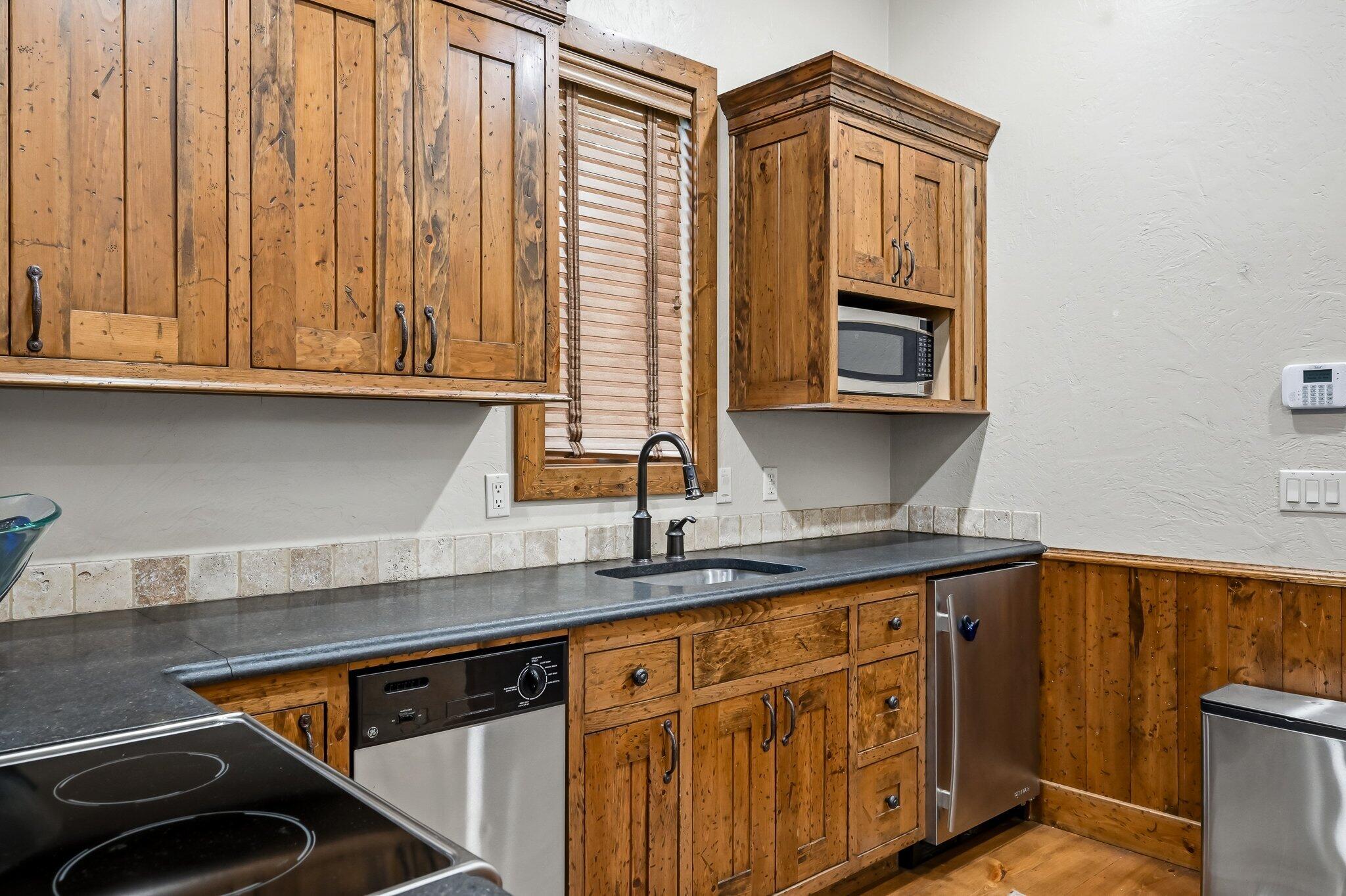 main property photo 78