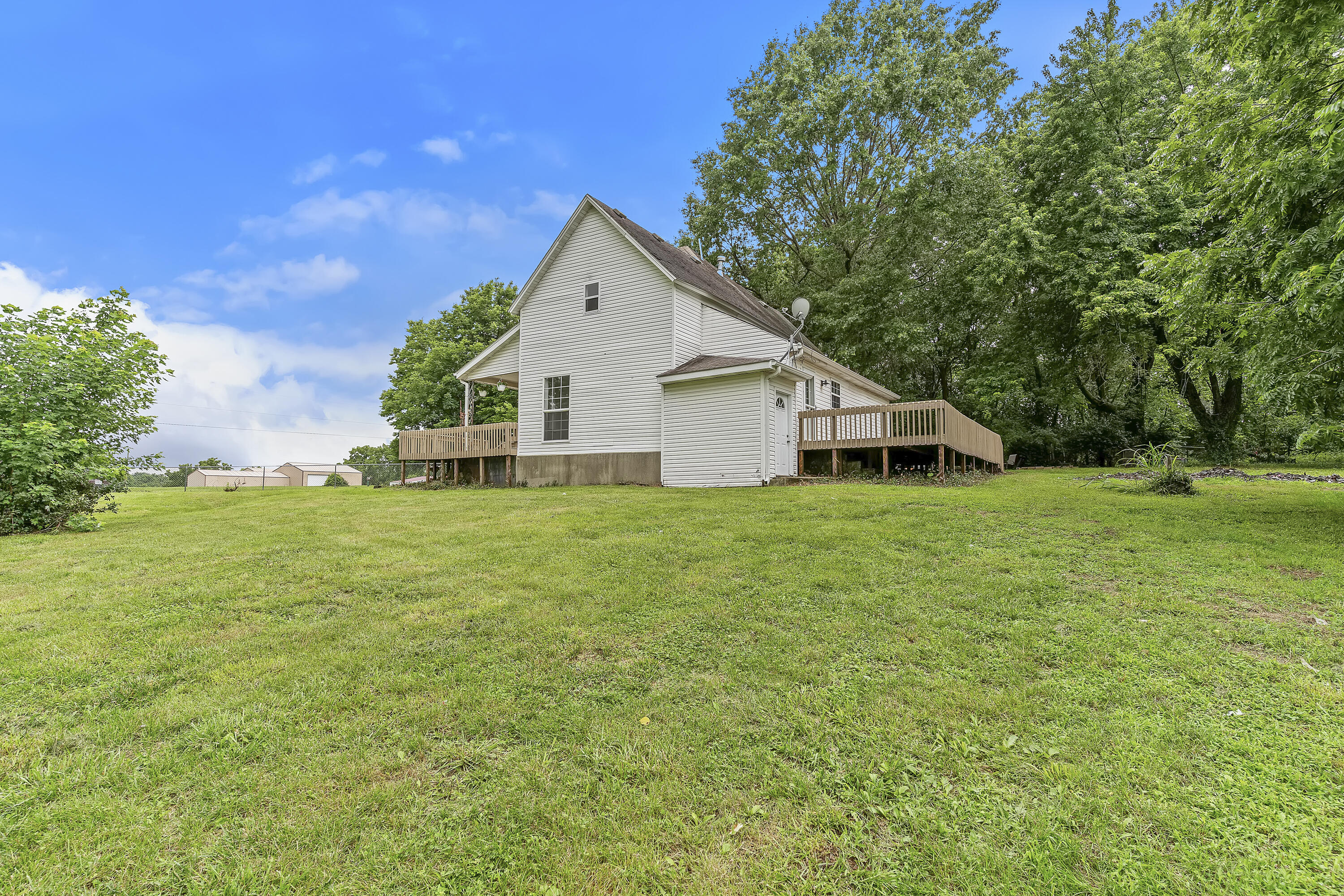 main property photo 39