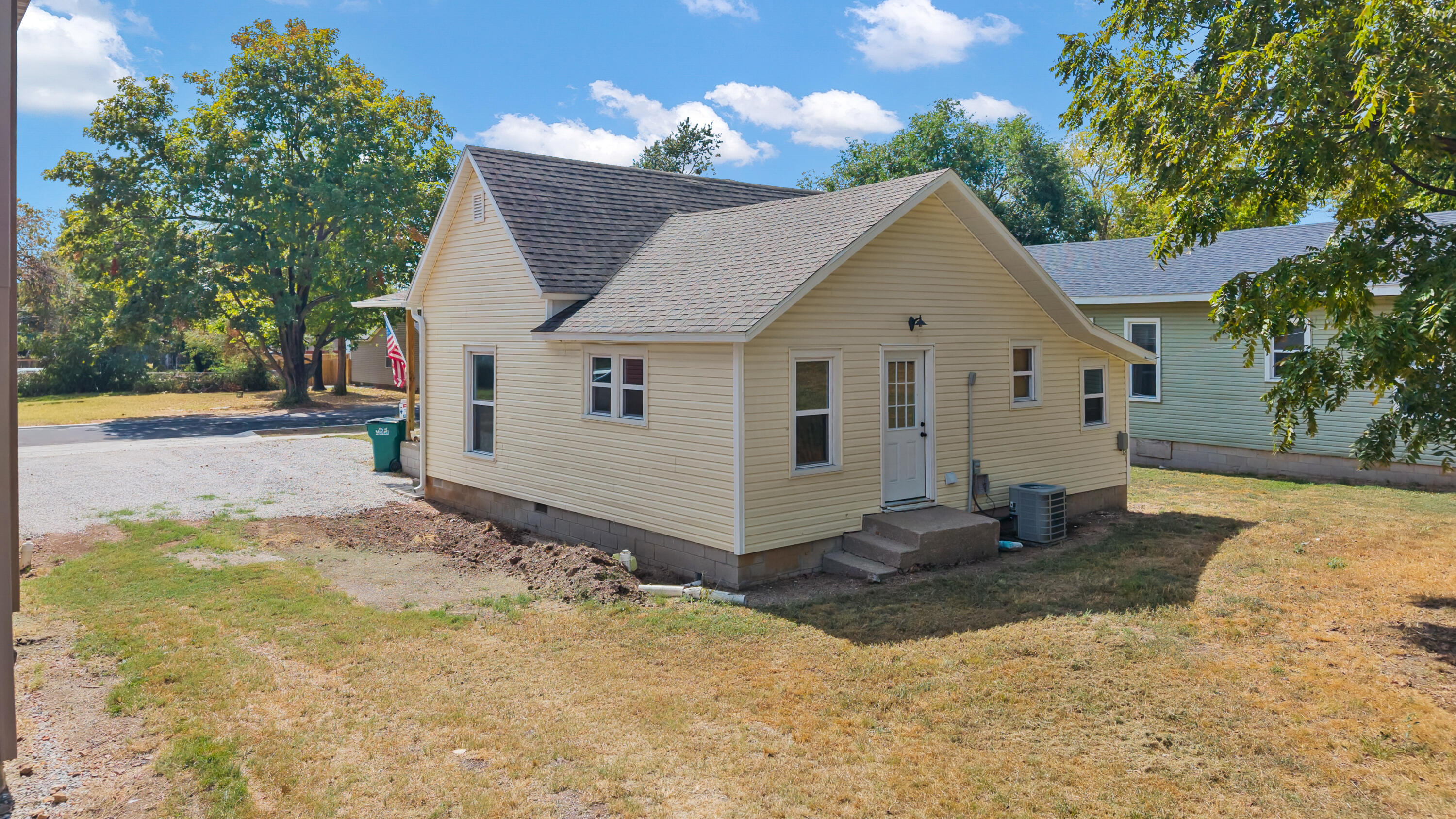 main property photo 12