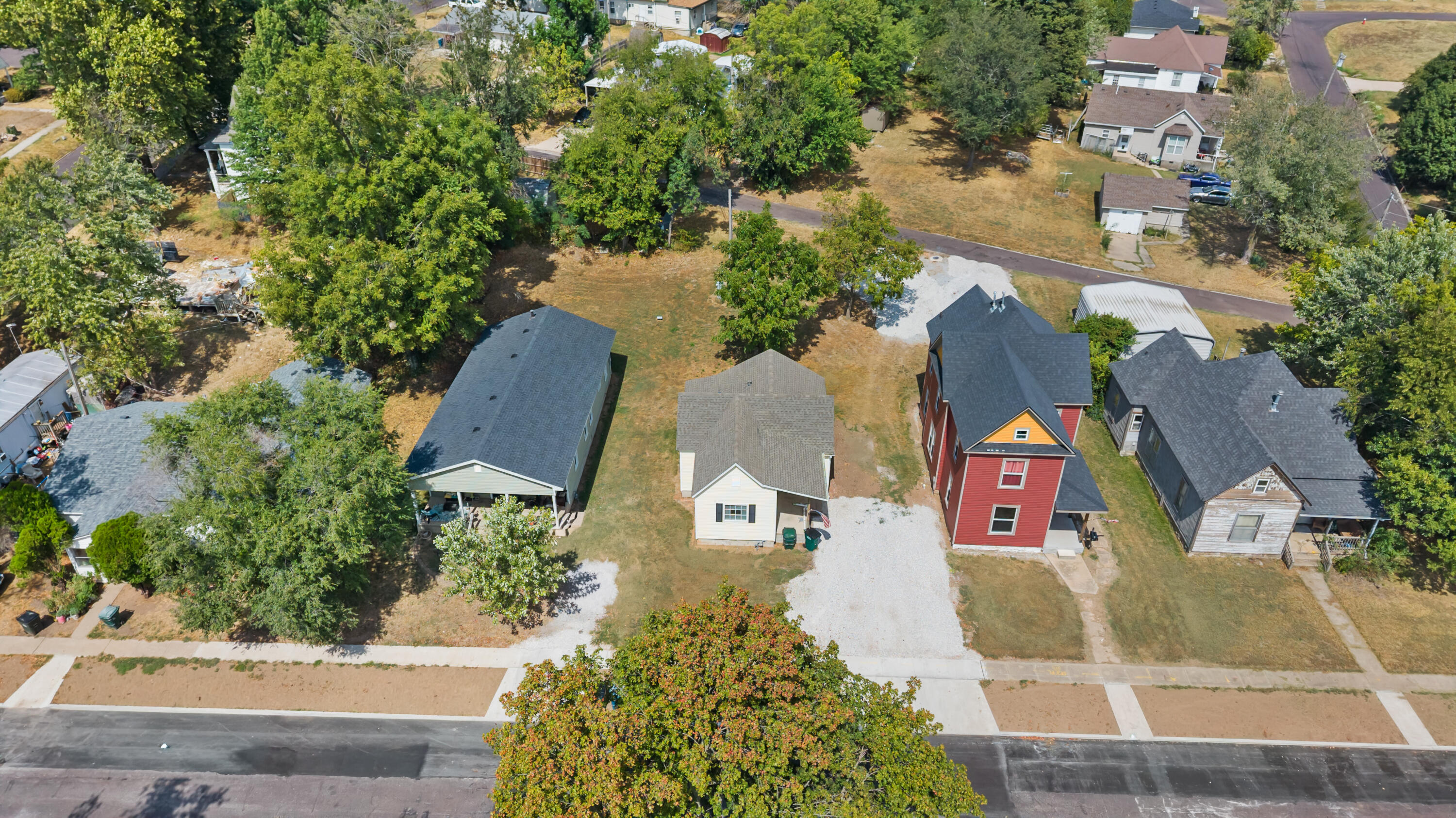 main property photo 14