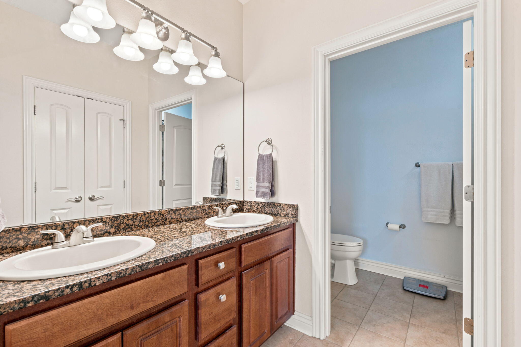 main property photo 17