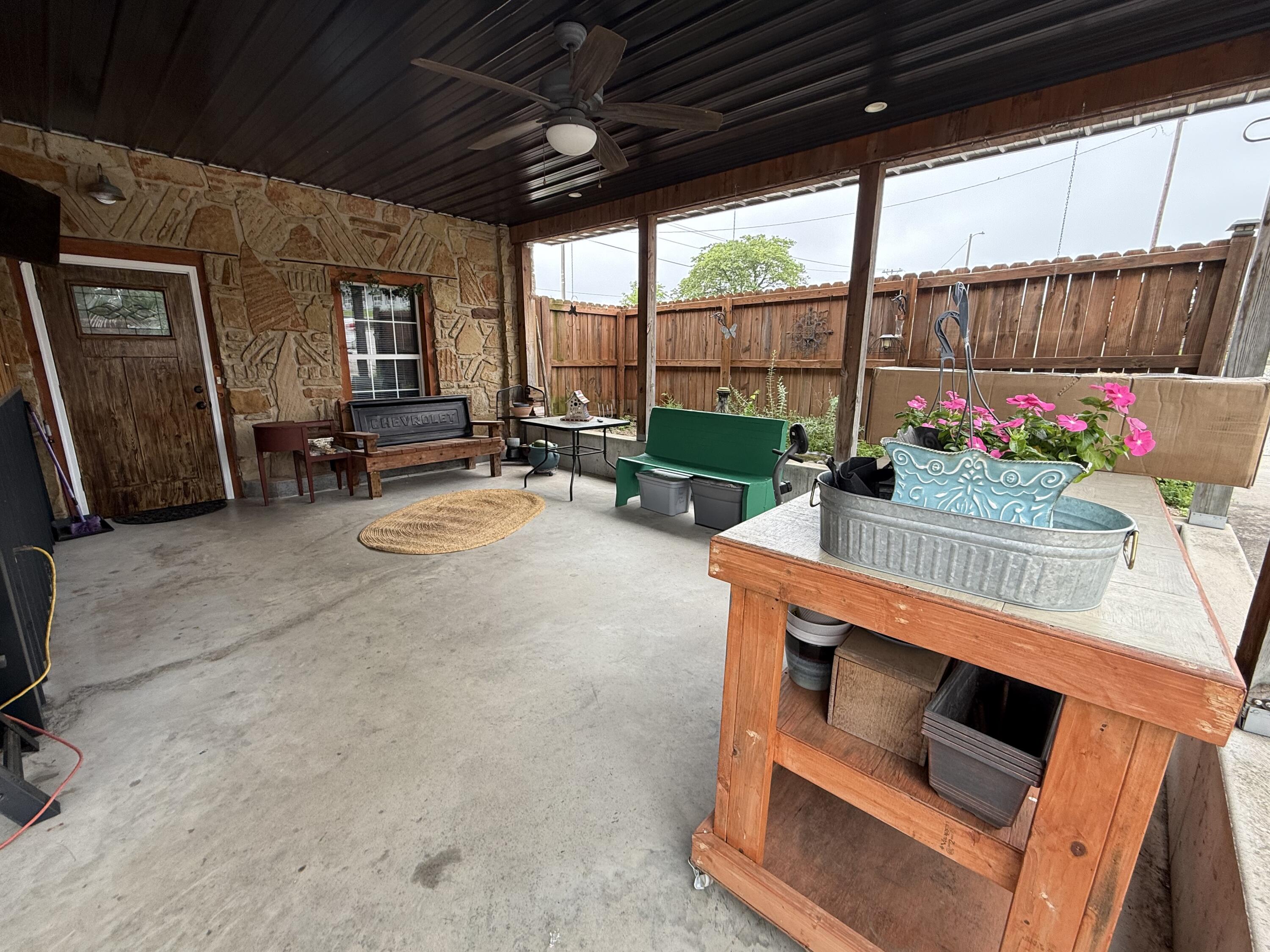 main property photo 16