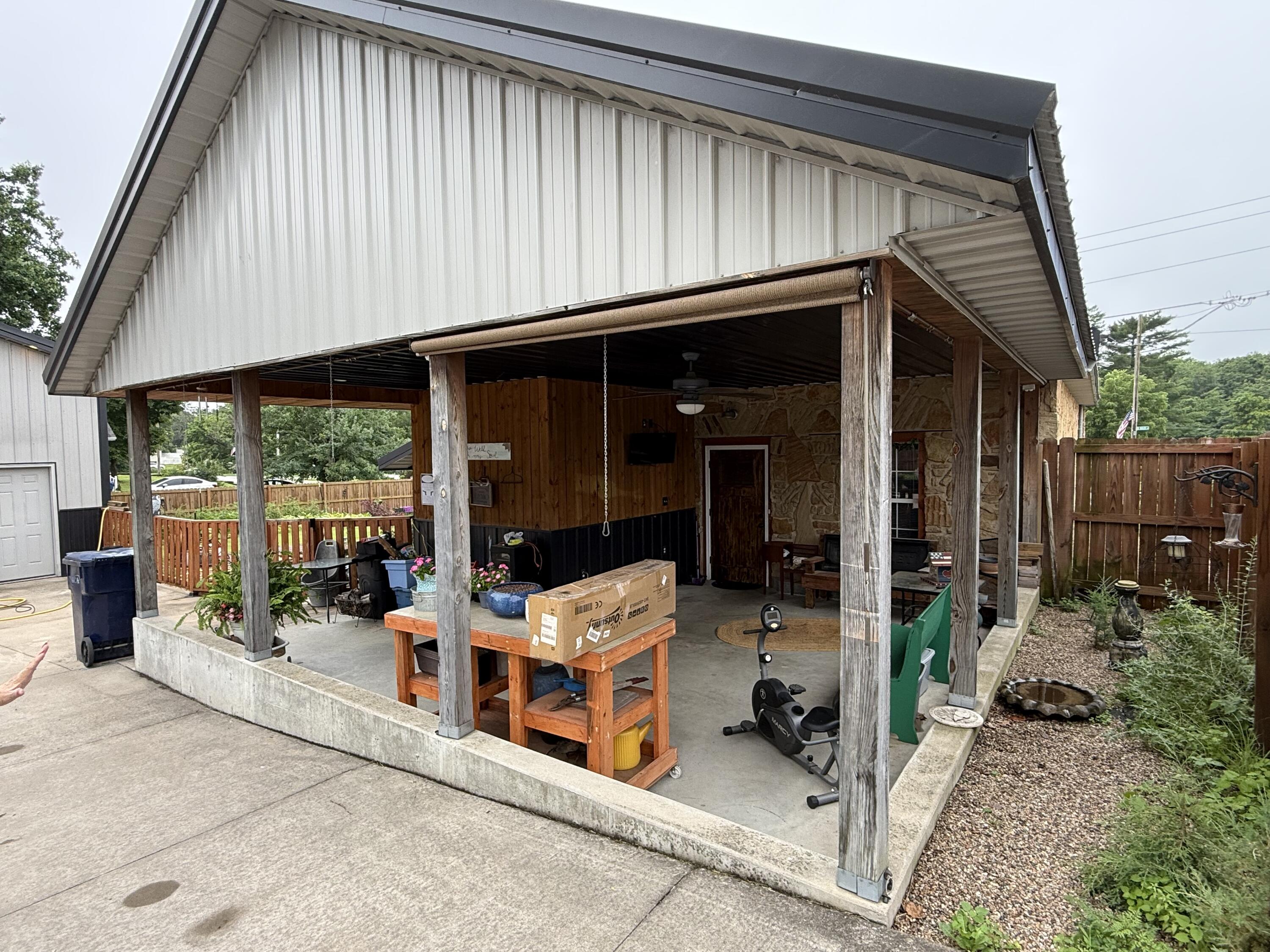 main property photo 17
