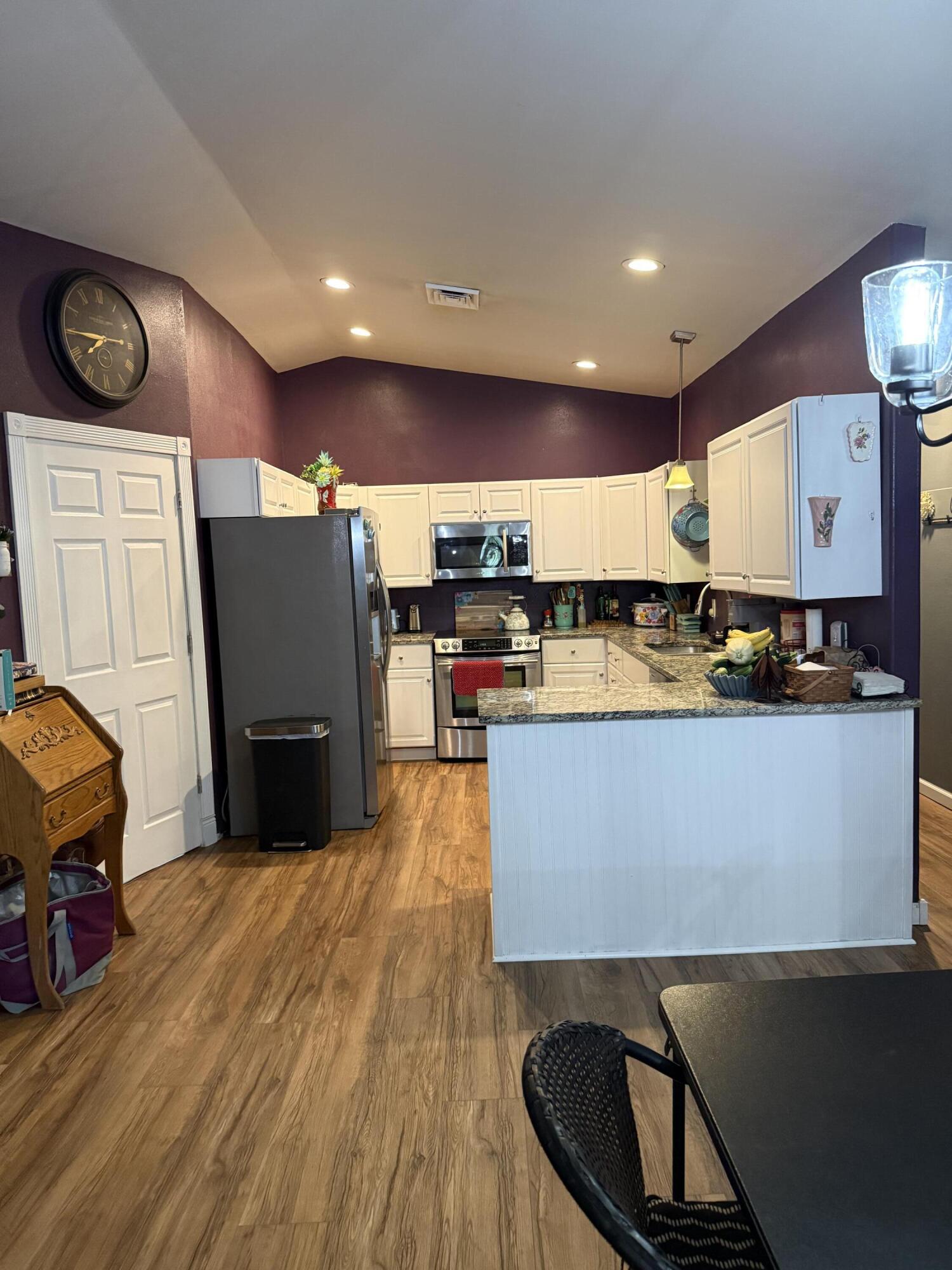 main property photo 3