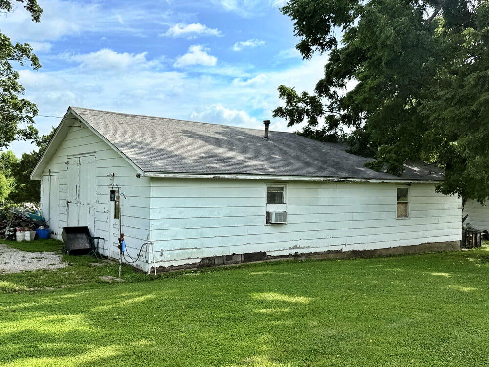 main property photo 28