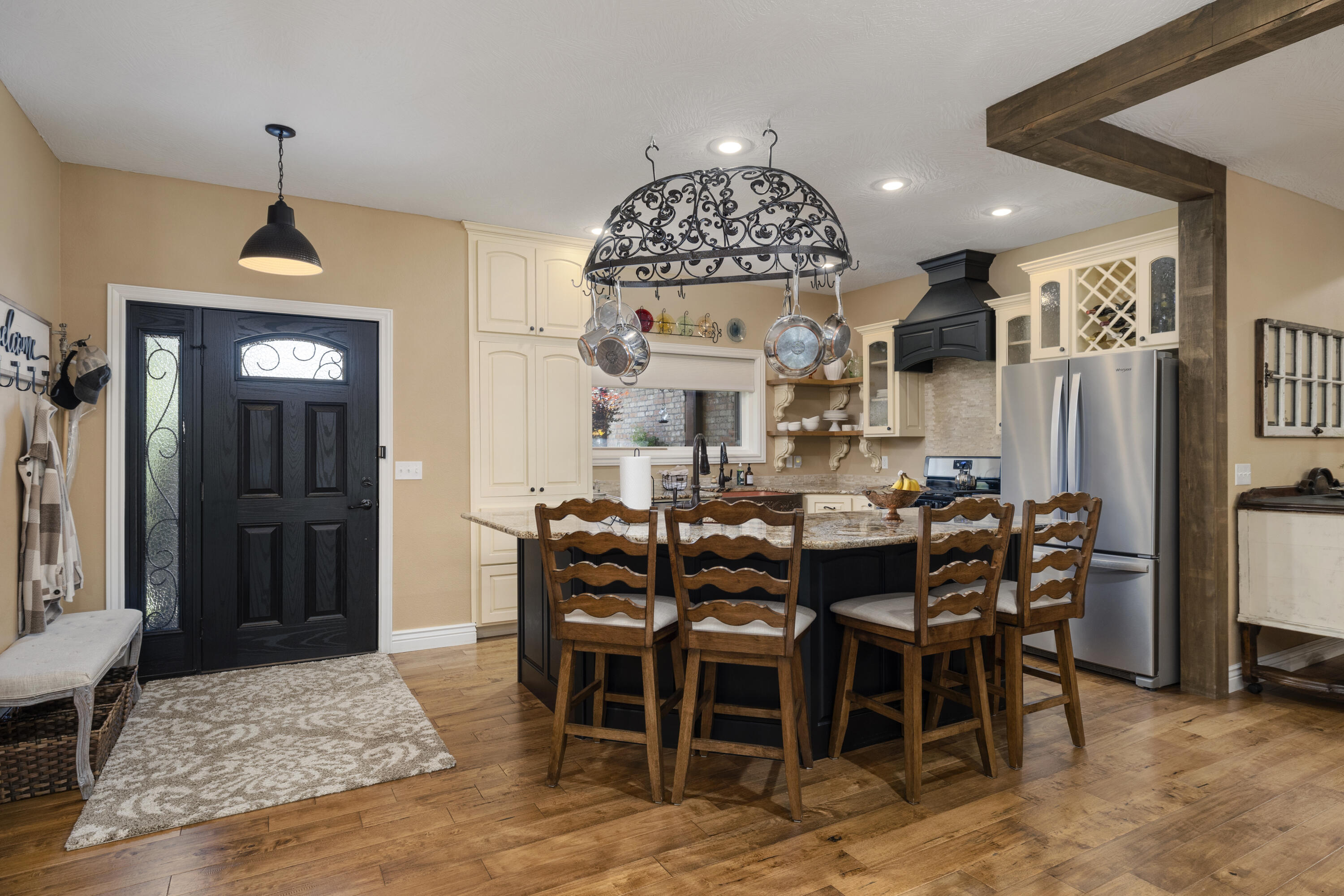 main property photo 7
