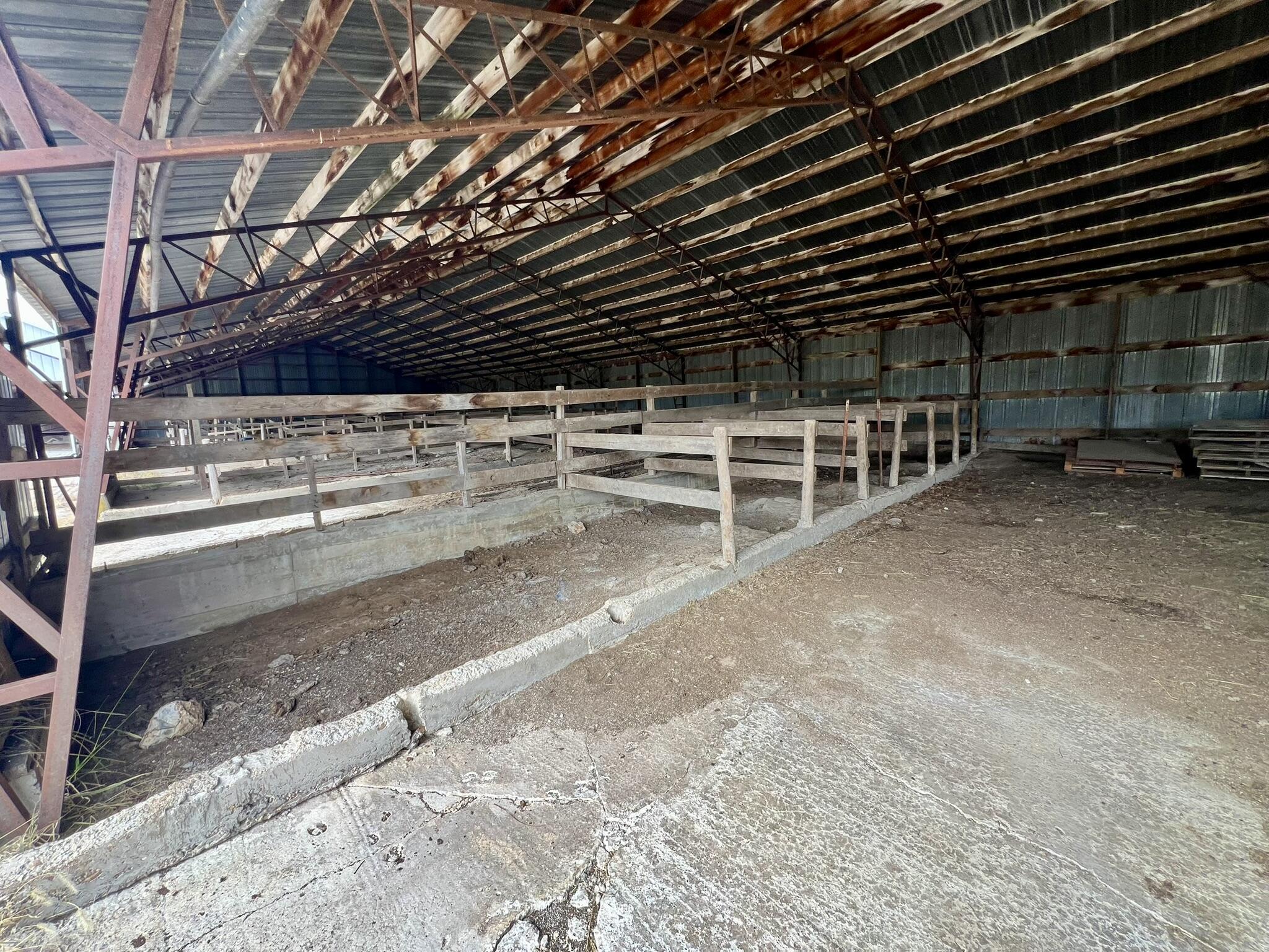 main property photo 42