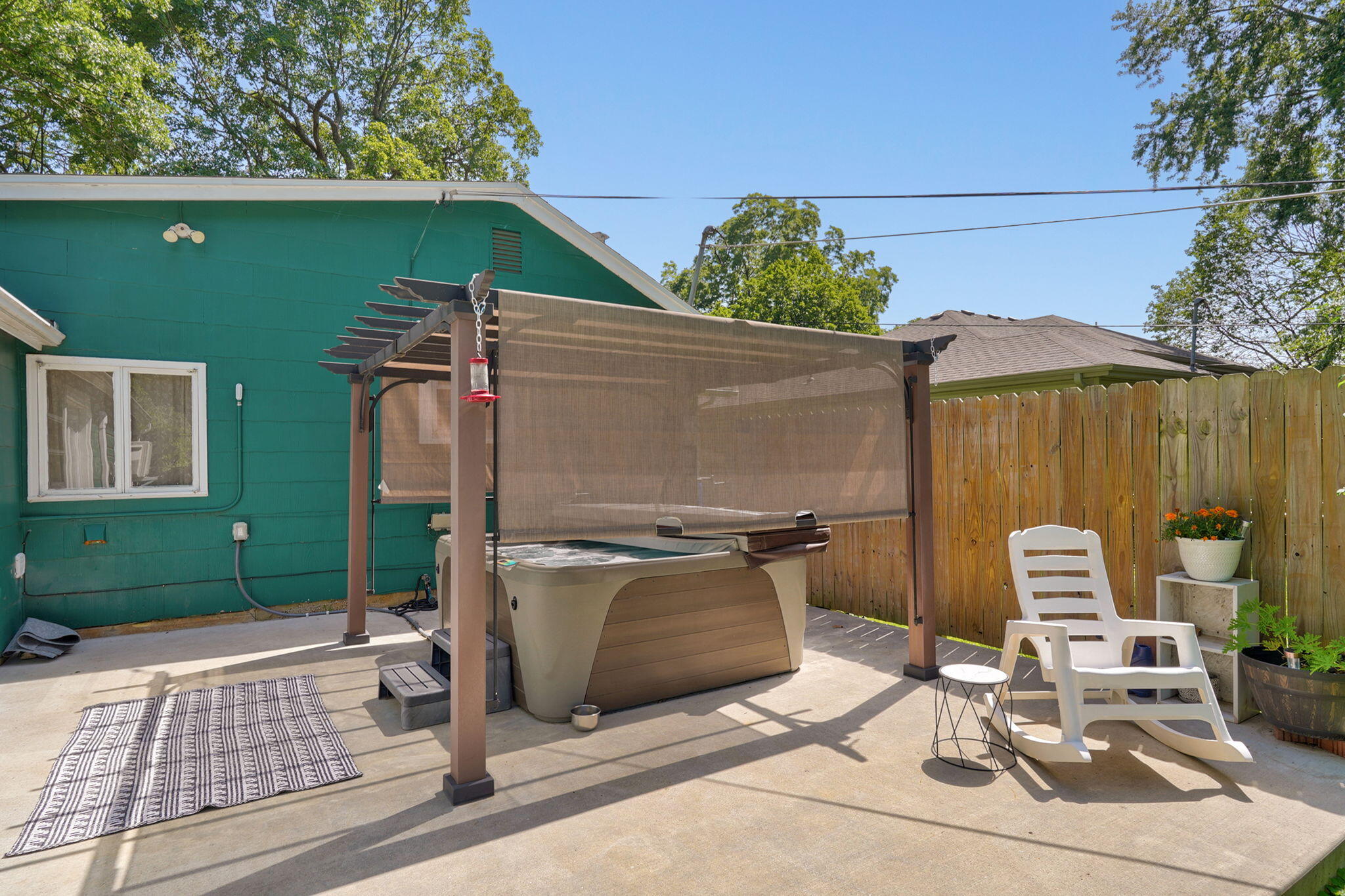 main property photo 23
