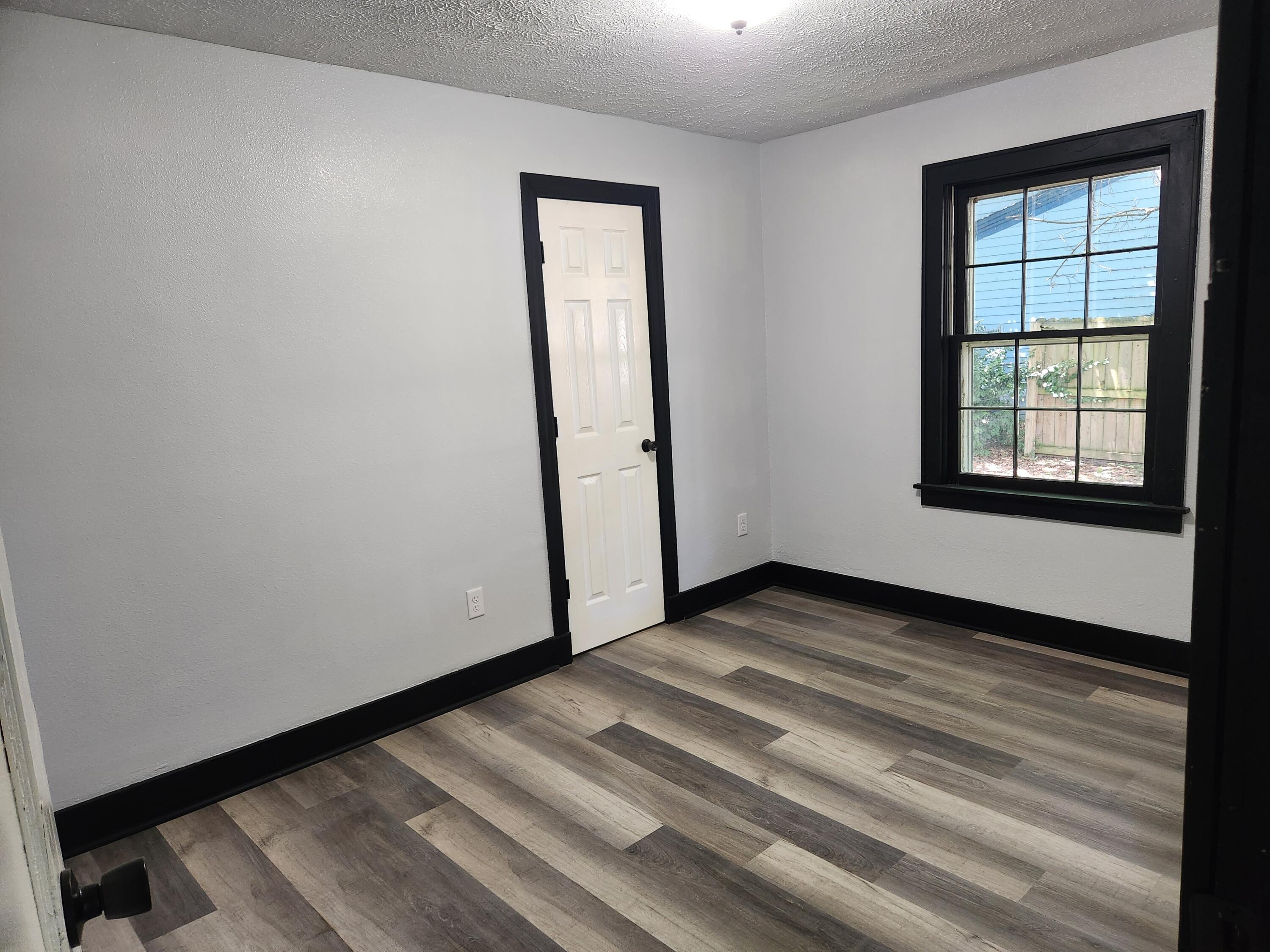 property viewer photo 5