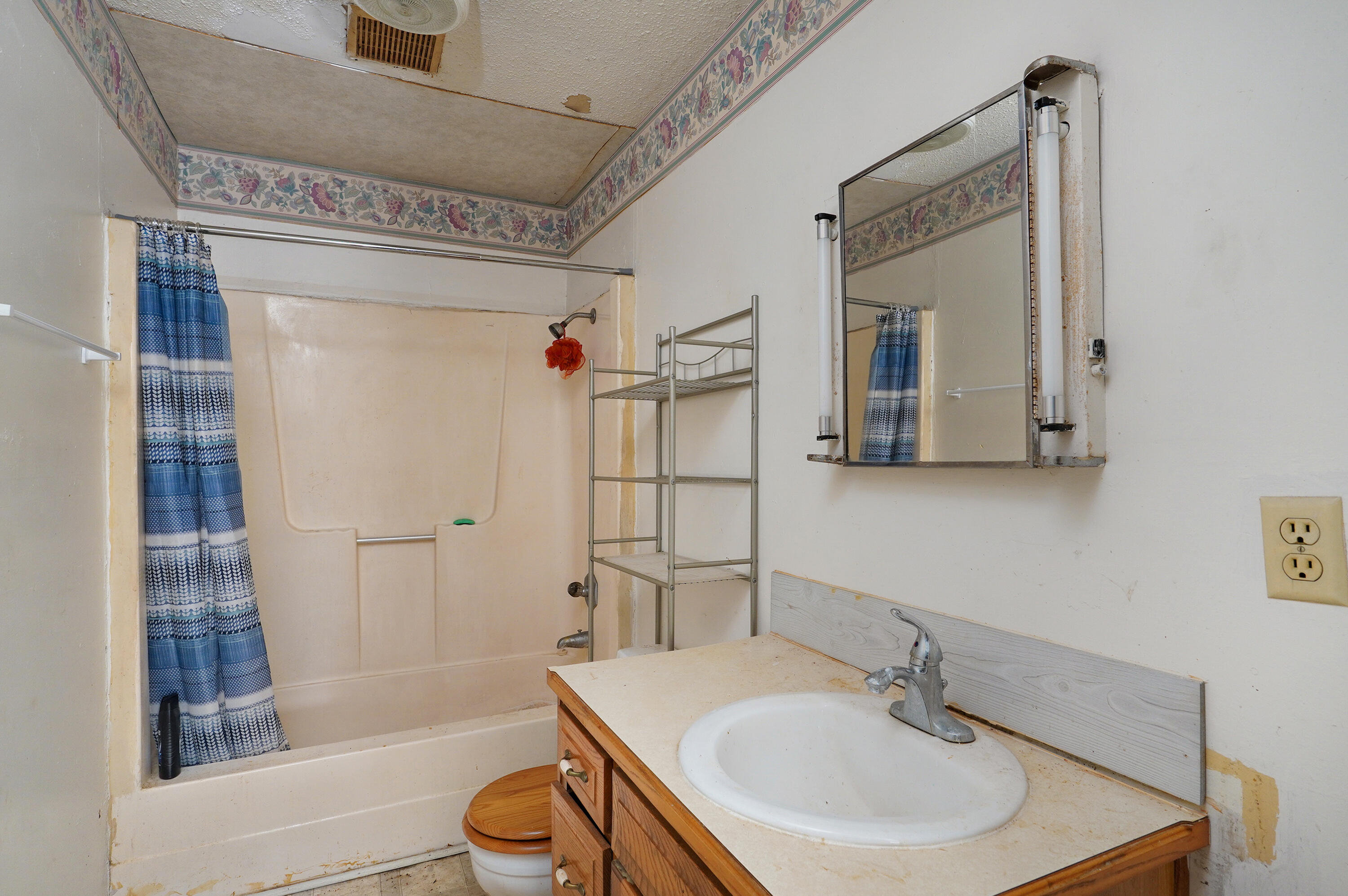 main property photo 59