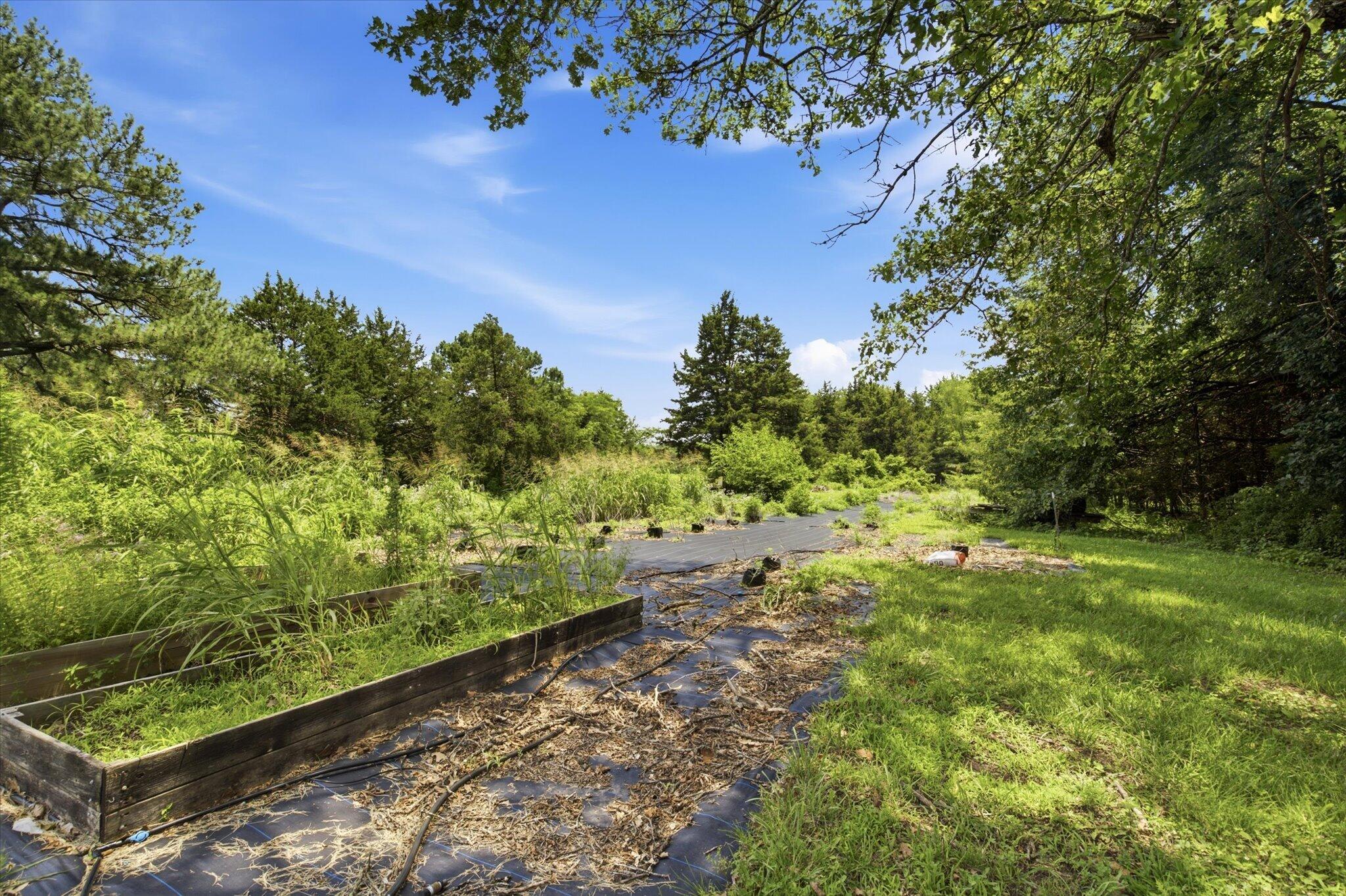 main property photo 22