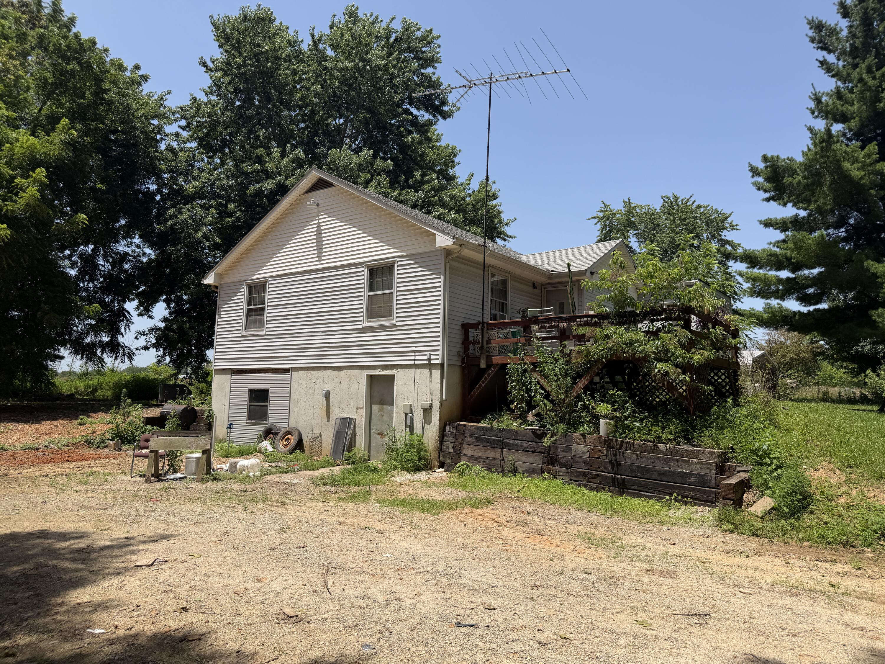 main property photo 45