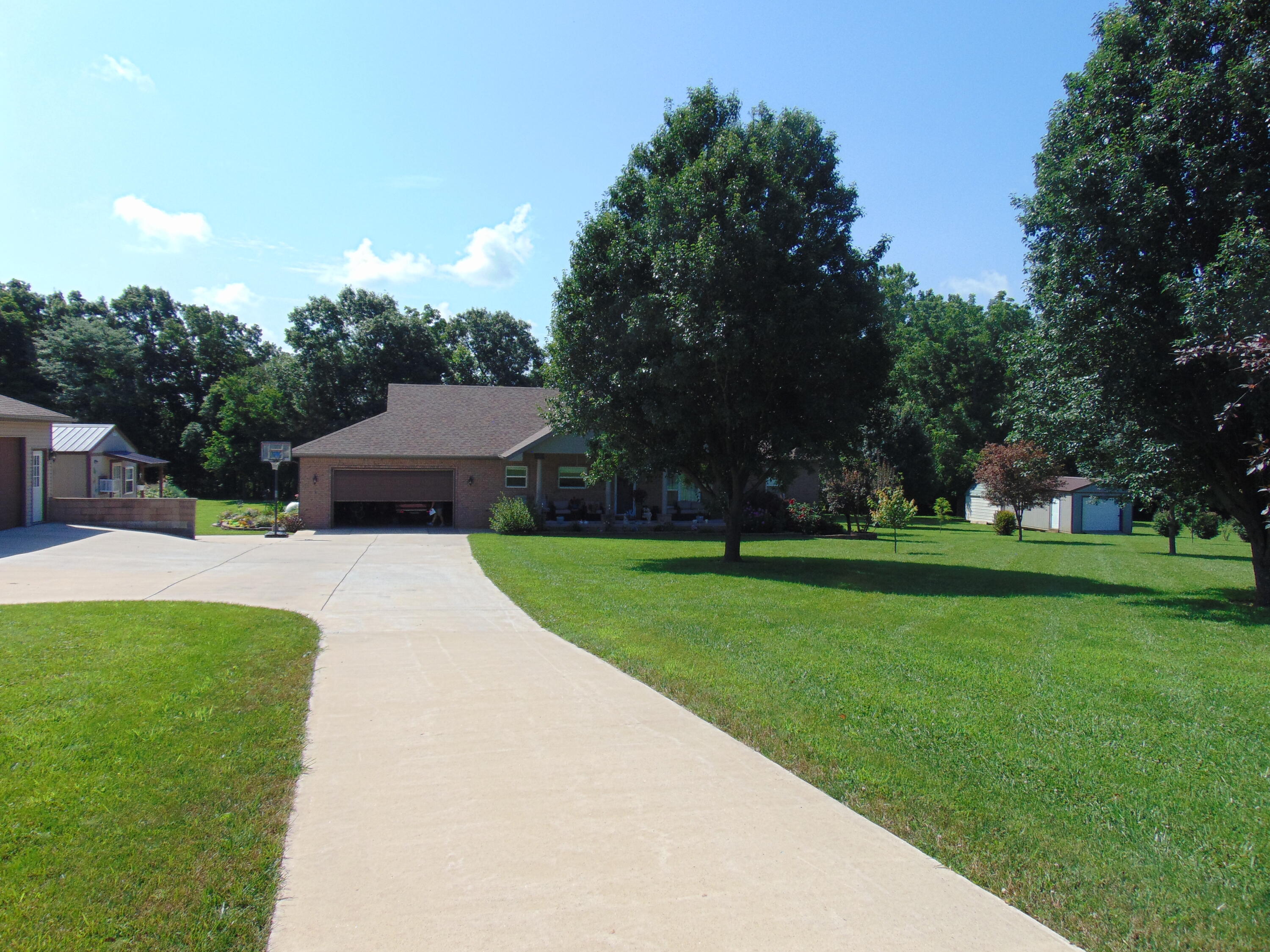 main property photo 33