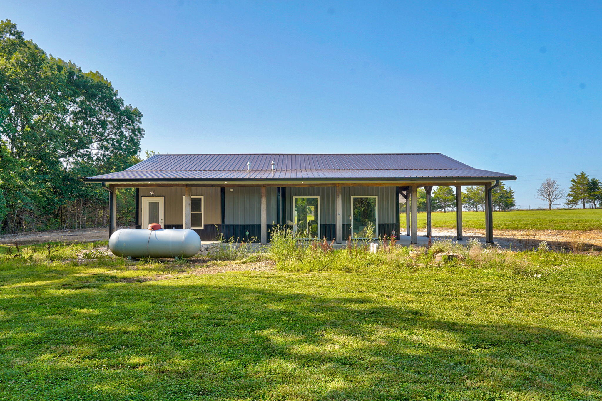main property photo 13