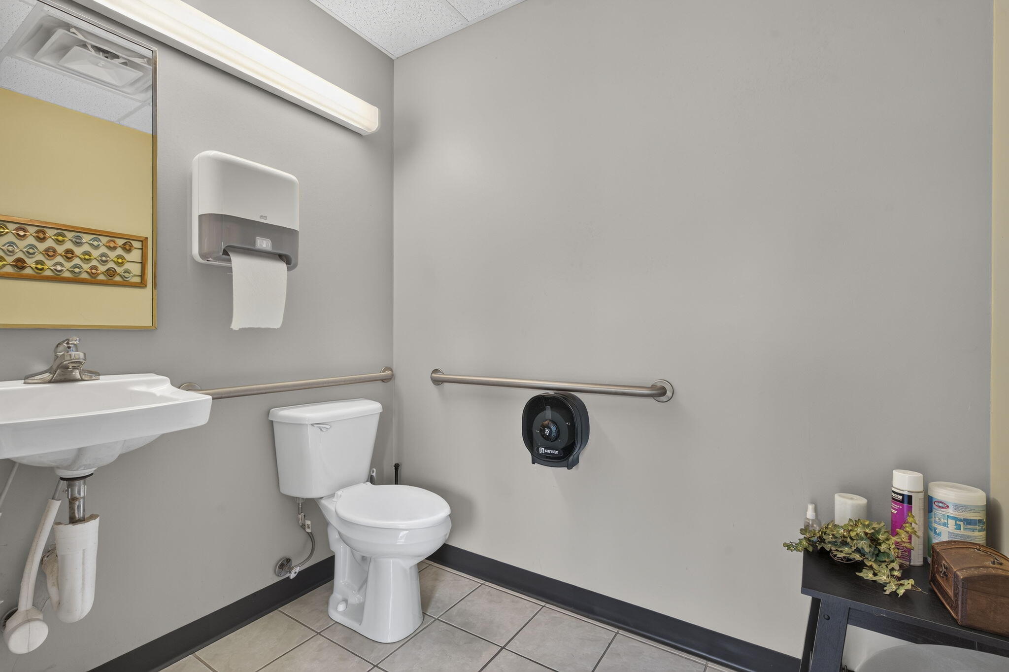 main property photo 34