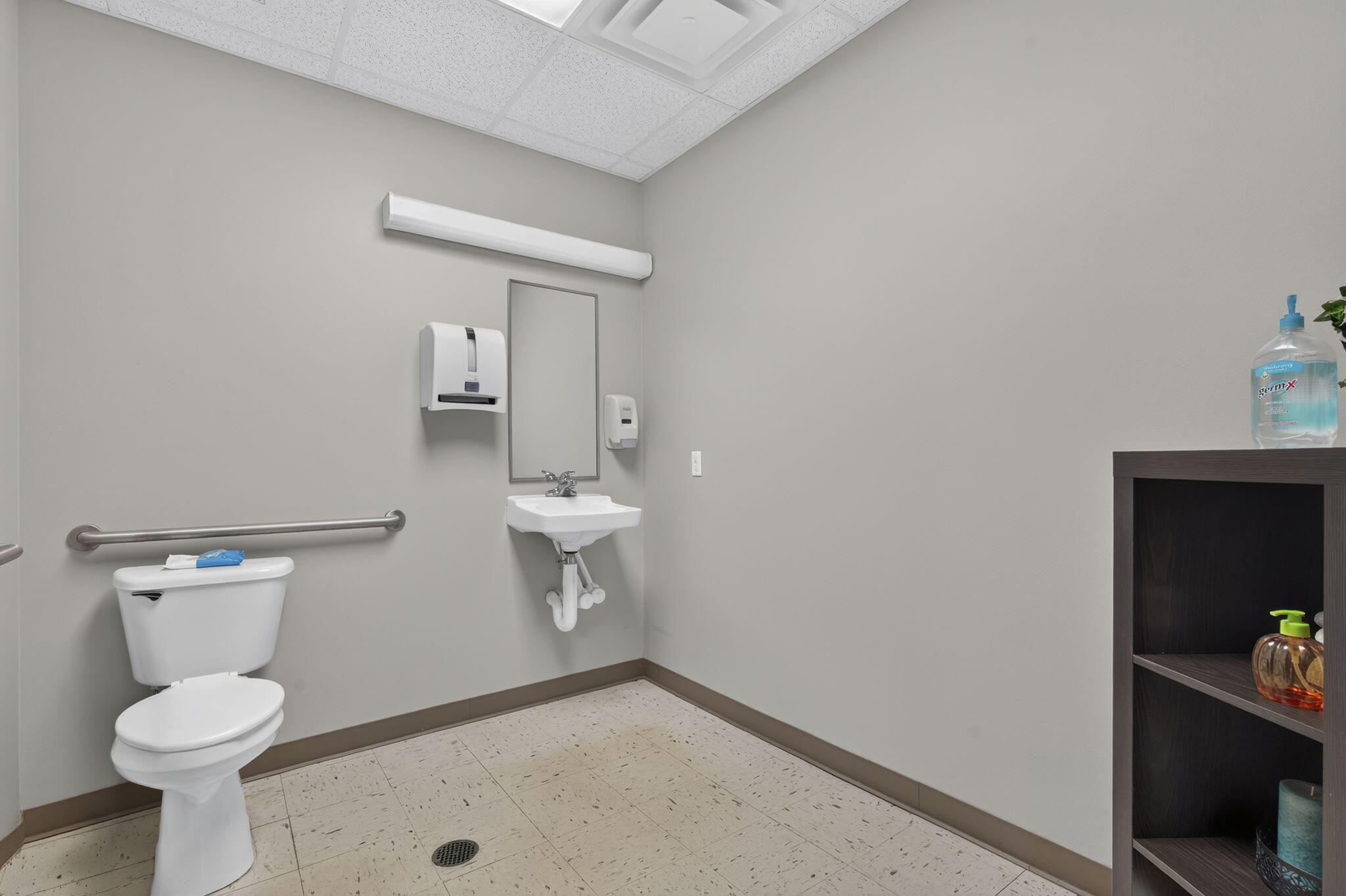 main property photo 7
