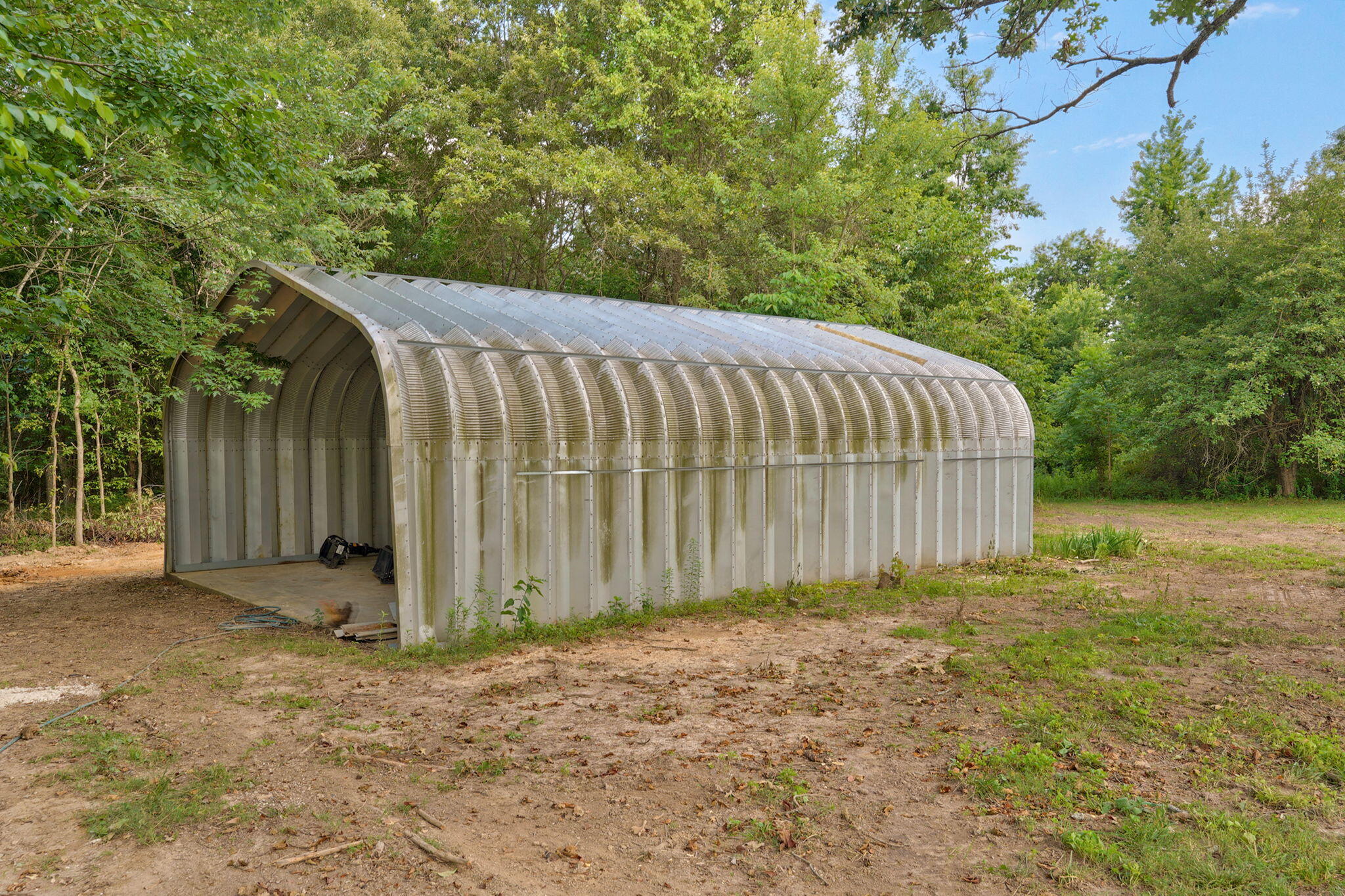 main property photo 37