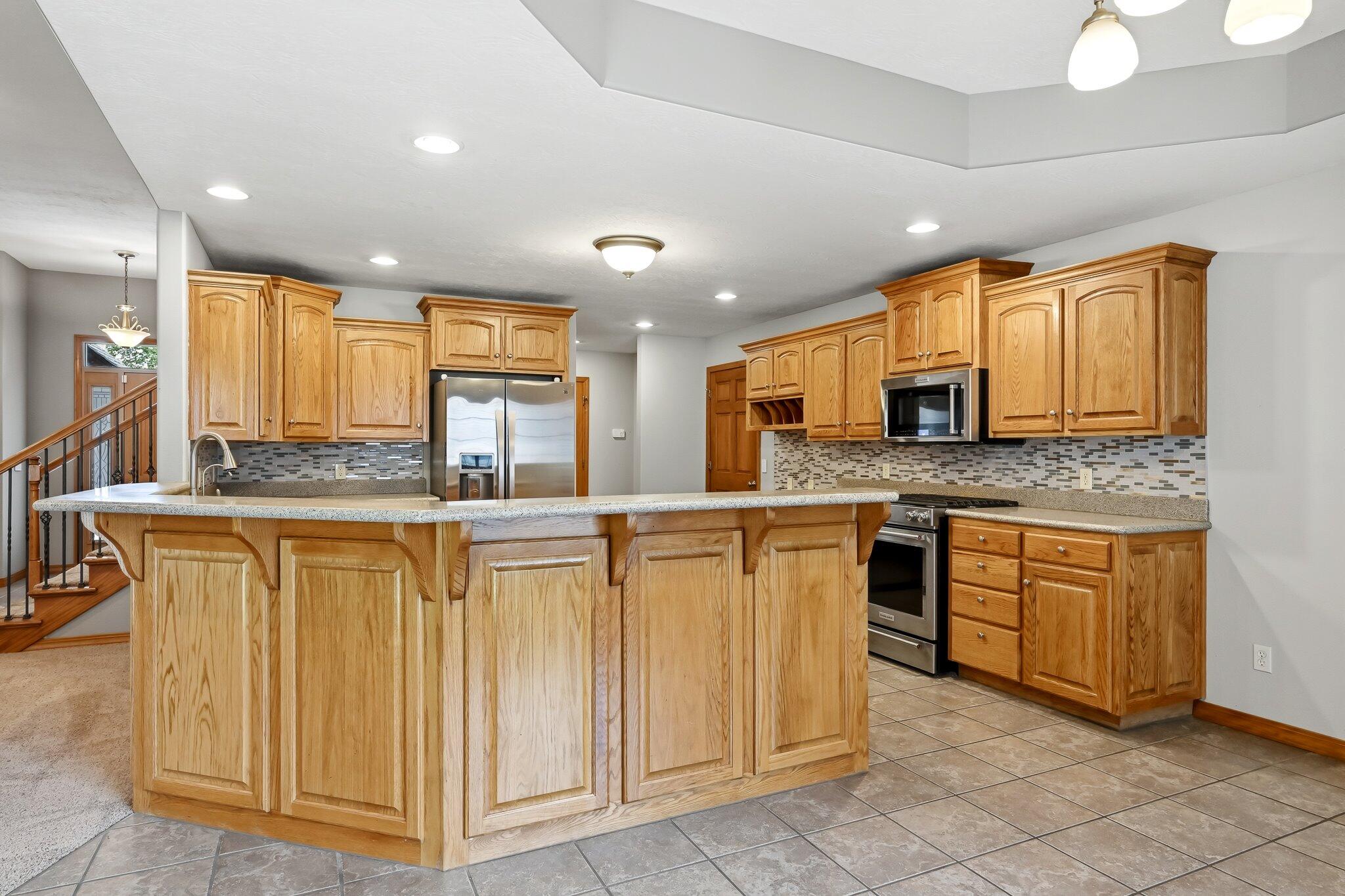 main property photo 13