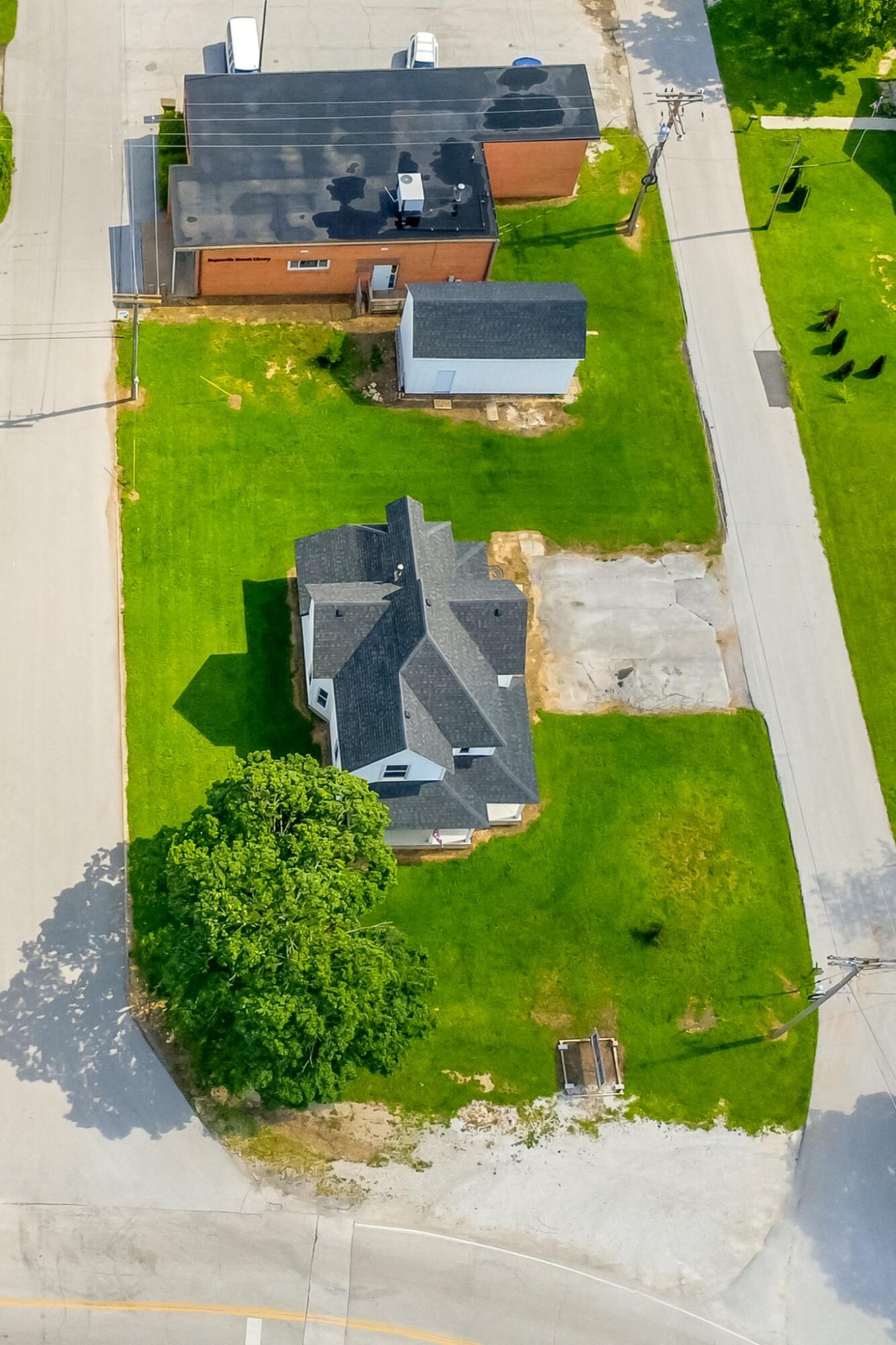 main property photo 25